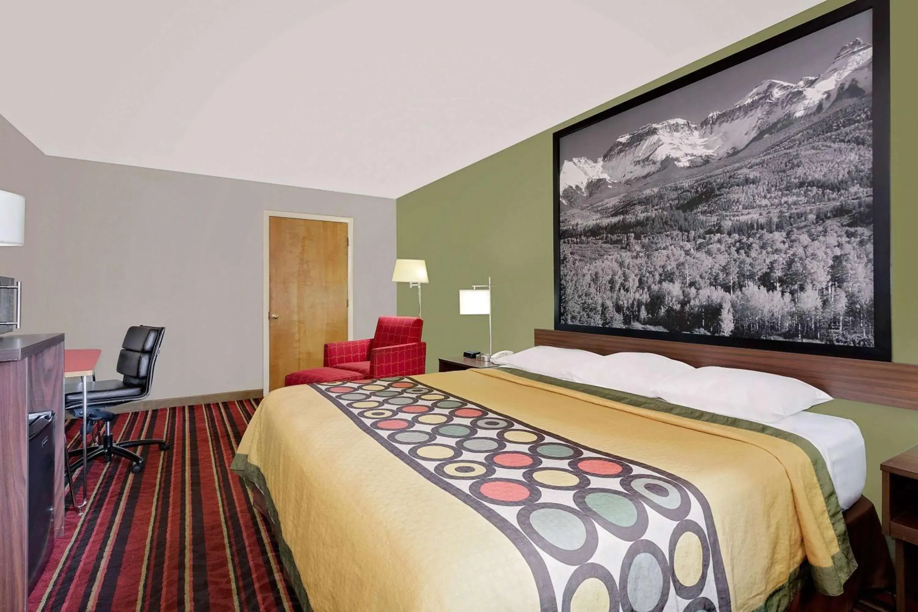 Photo of the whole room, Bed in Super 8 by Wyndham Denver Central