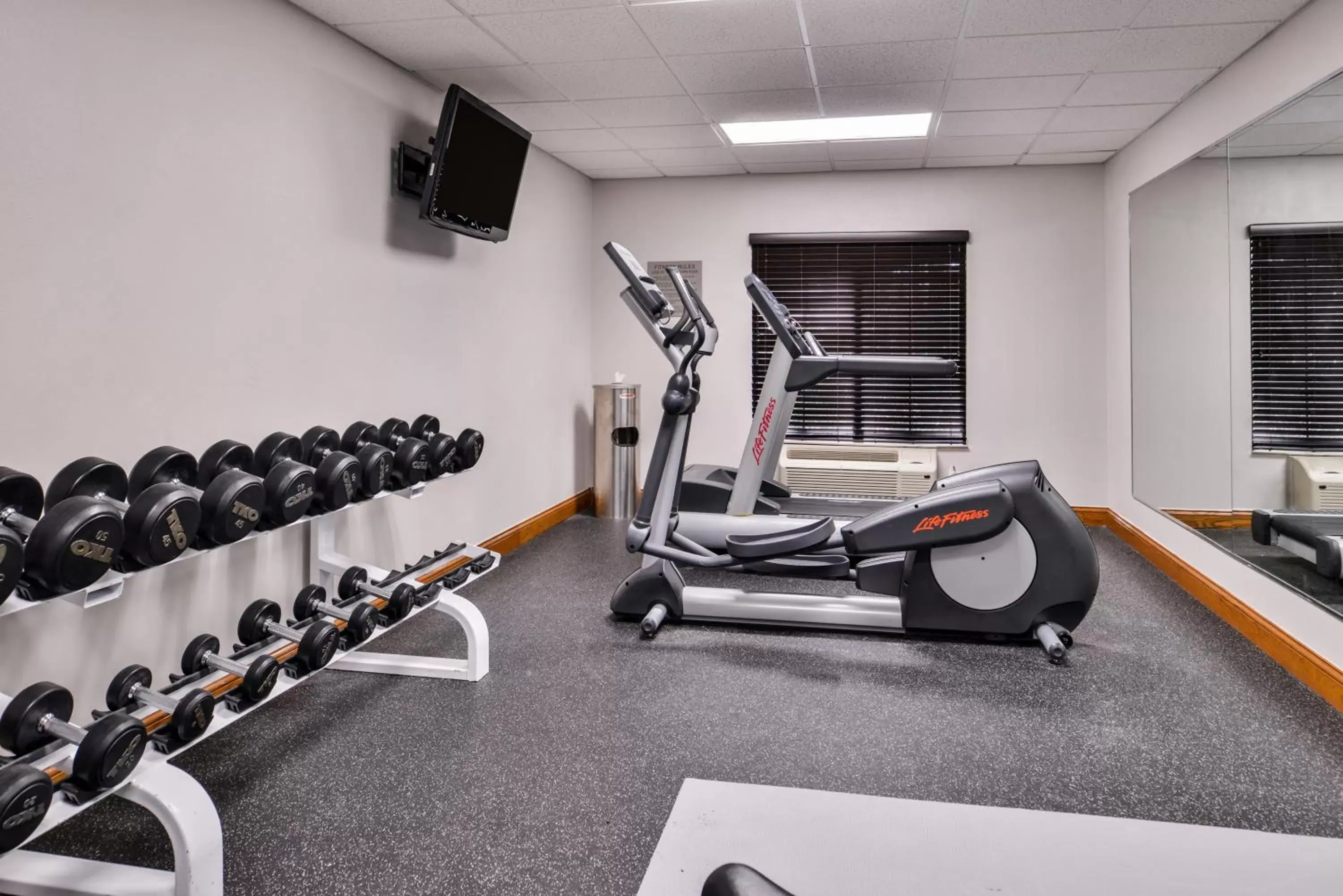 Fitness Center/Facilities in Country Inn & Suites by Radisson, Raleigh-Durham Airport, NC