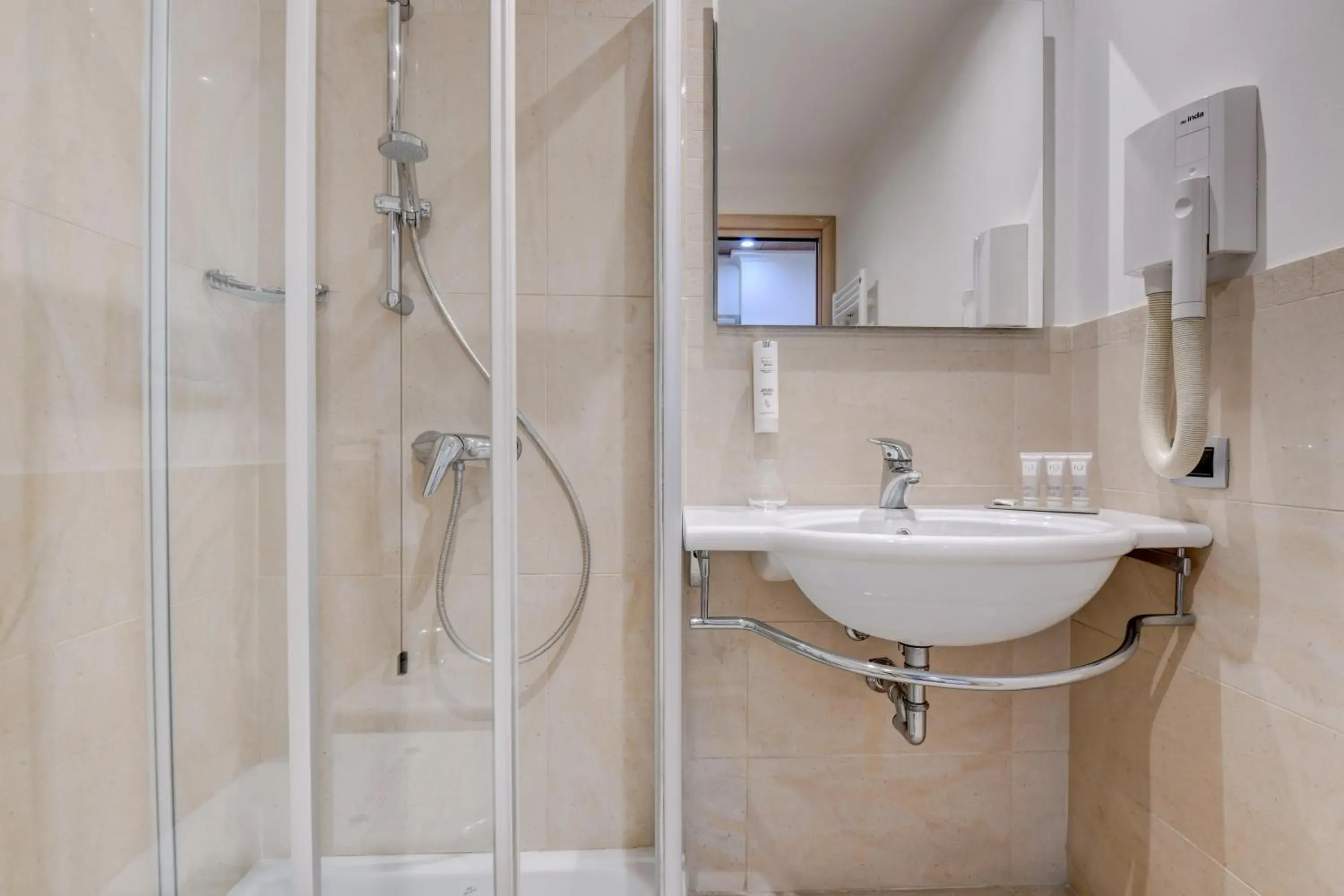 Shower, Bathroom in Hotel Rivus