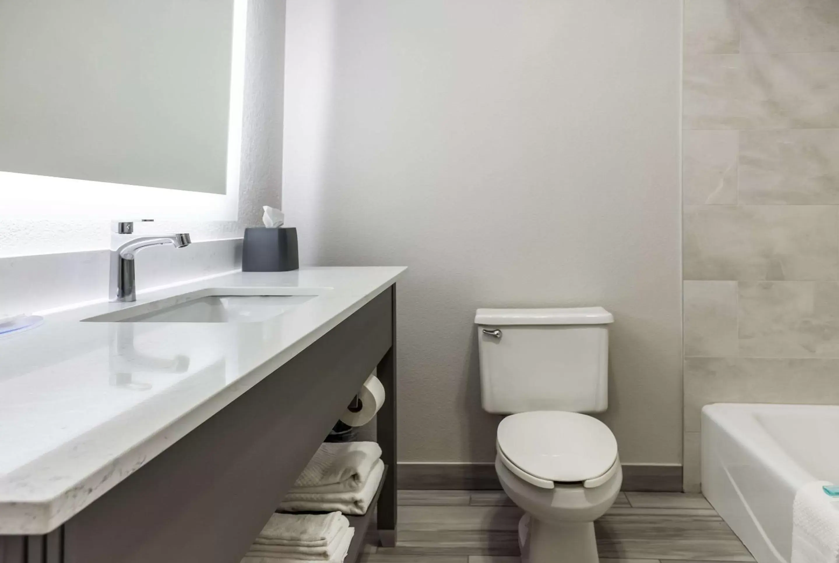 Bedroom, Bathroom in MainStay Suites Bourbonnais - Kankakee