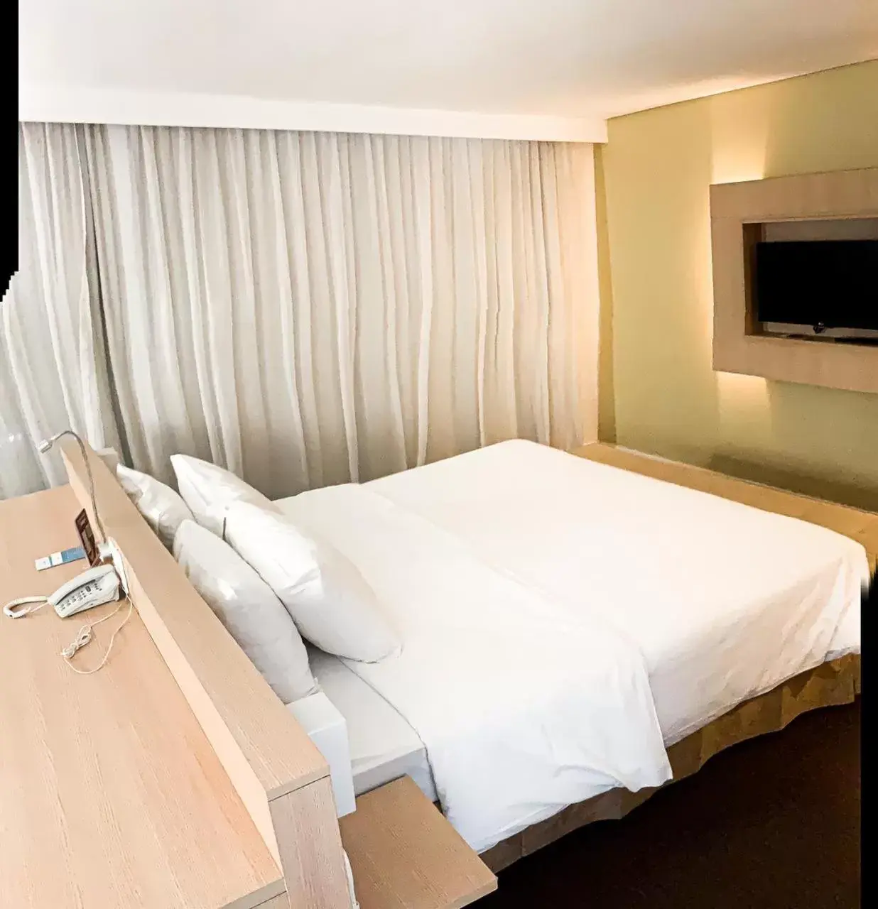 TV and multimedia, Bed in Mercure Manaus