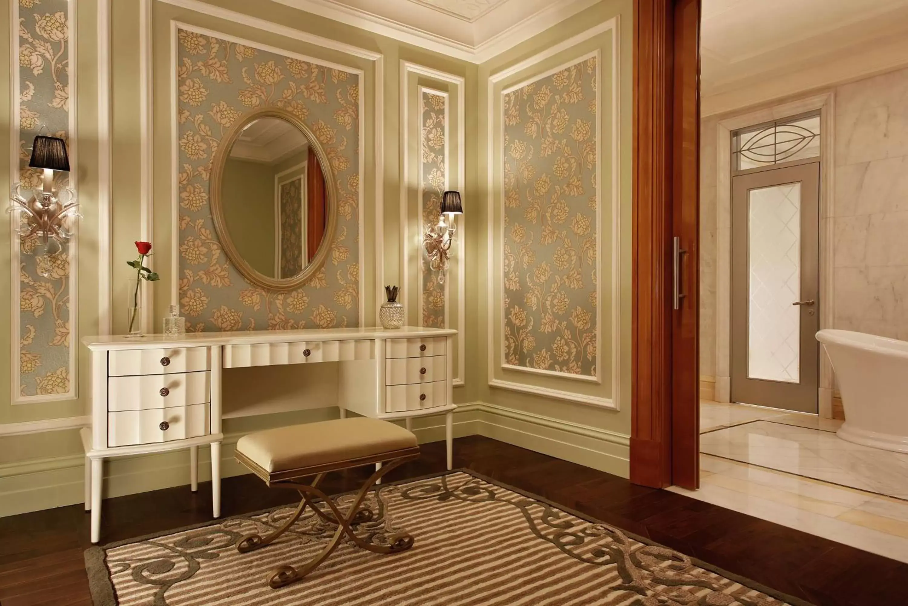 Bathroom in Habtoor Palace Dubai, LXR Hotels & Resorts
