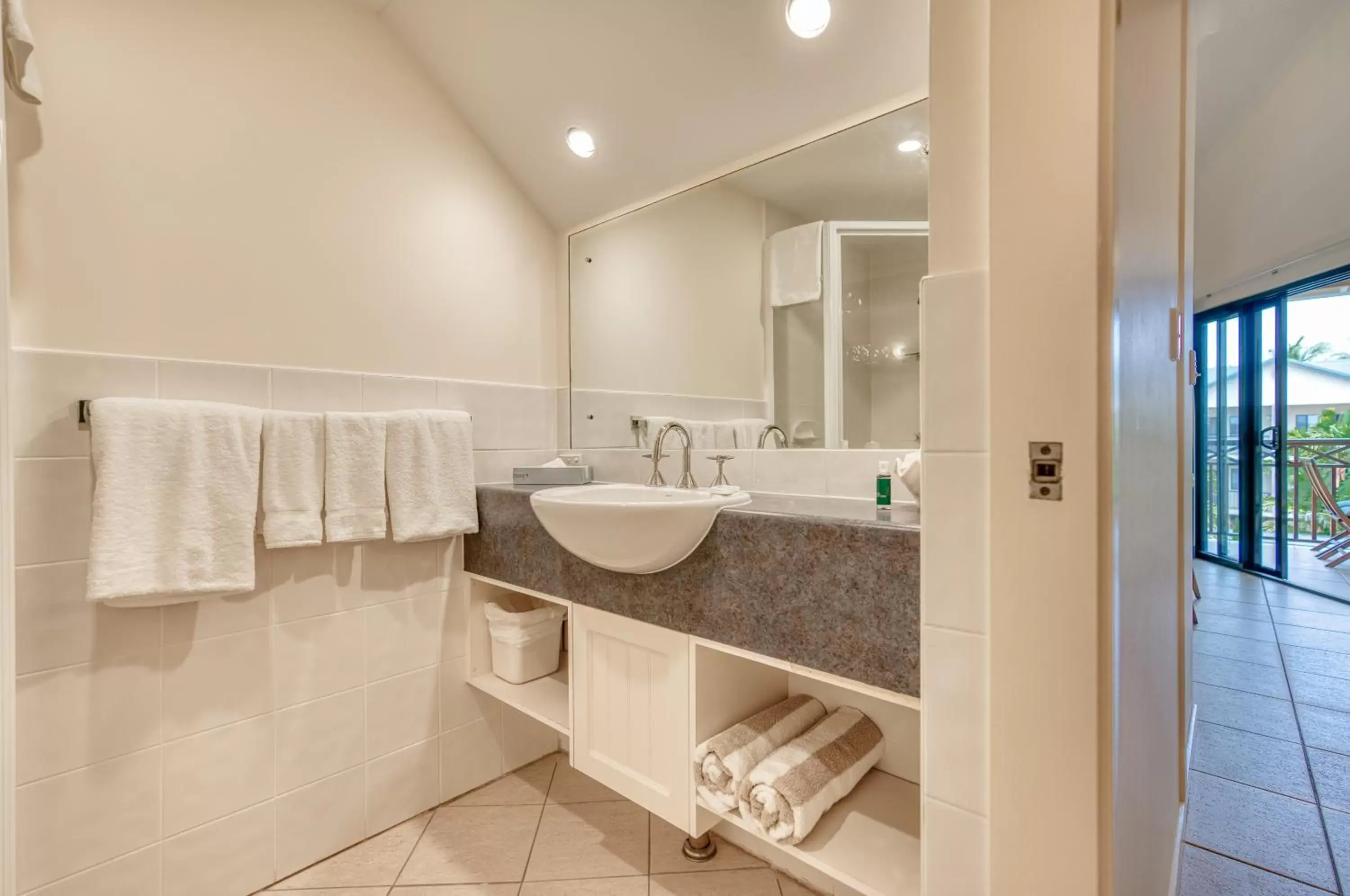 Bathroom in Freestyle Resort Port Douglas Bathroom in Freestyle Resort Port Douglas