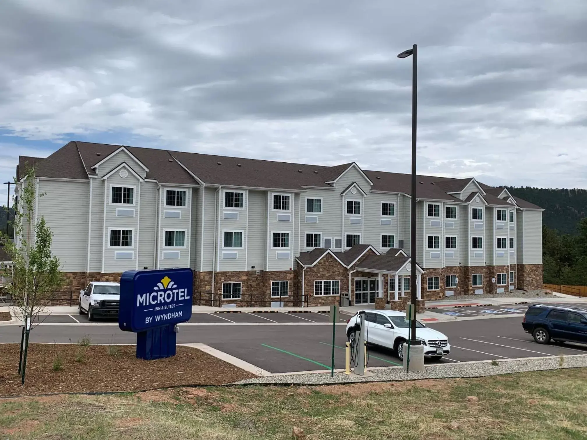 Property building in Microtel Inn & Suites by Wyndham Woodland Park