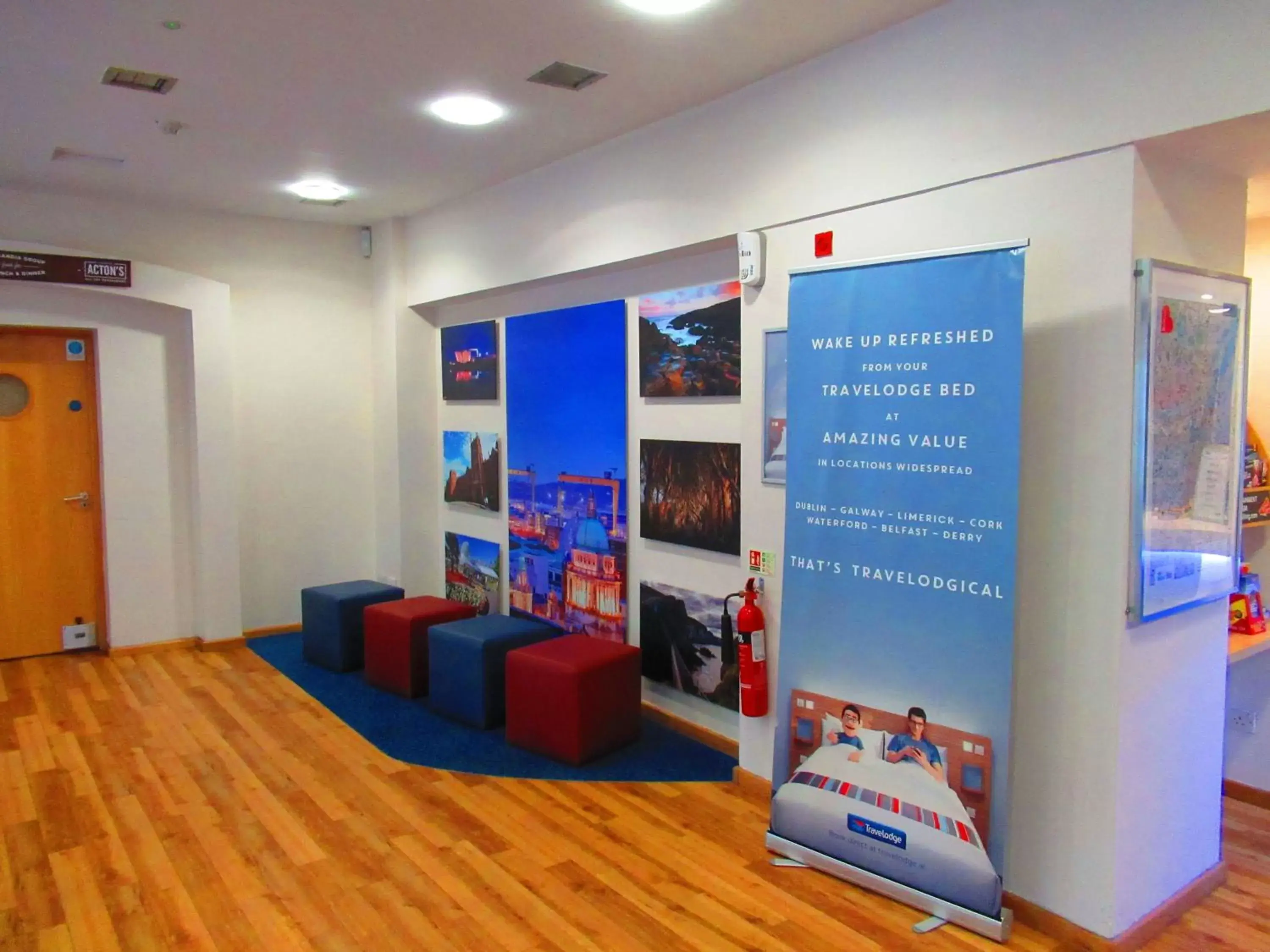Lobby or reception in Travelodge Belfast