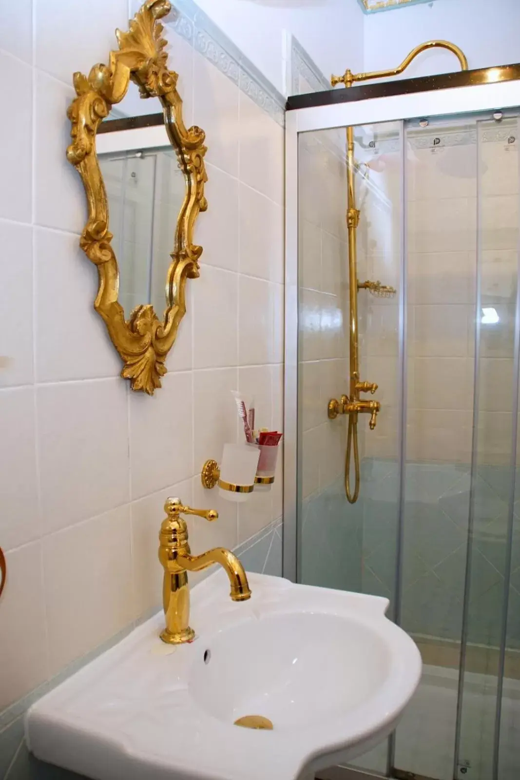 Shower, Bathroom in Sitges Royal Rooms