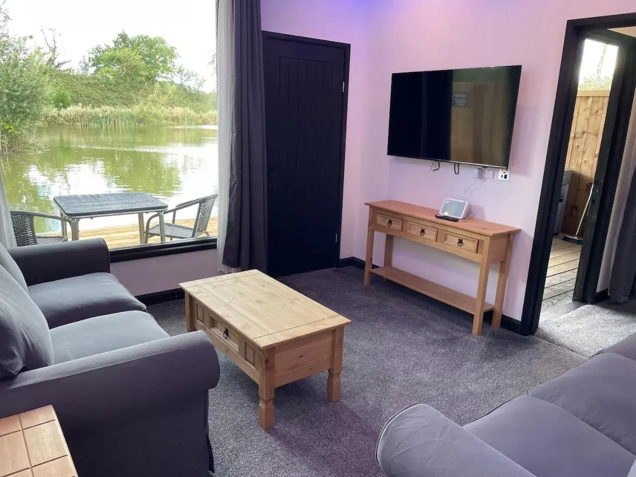 Living room, Seating Area in TheWaterfrontLodges