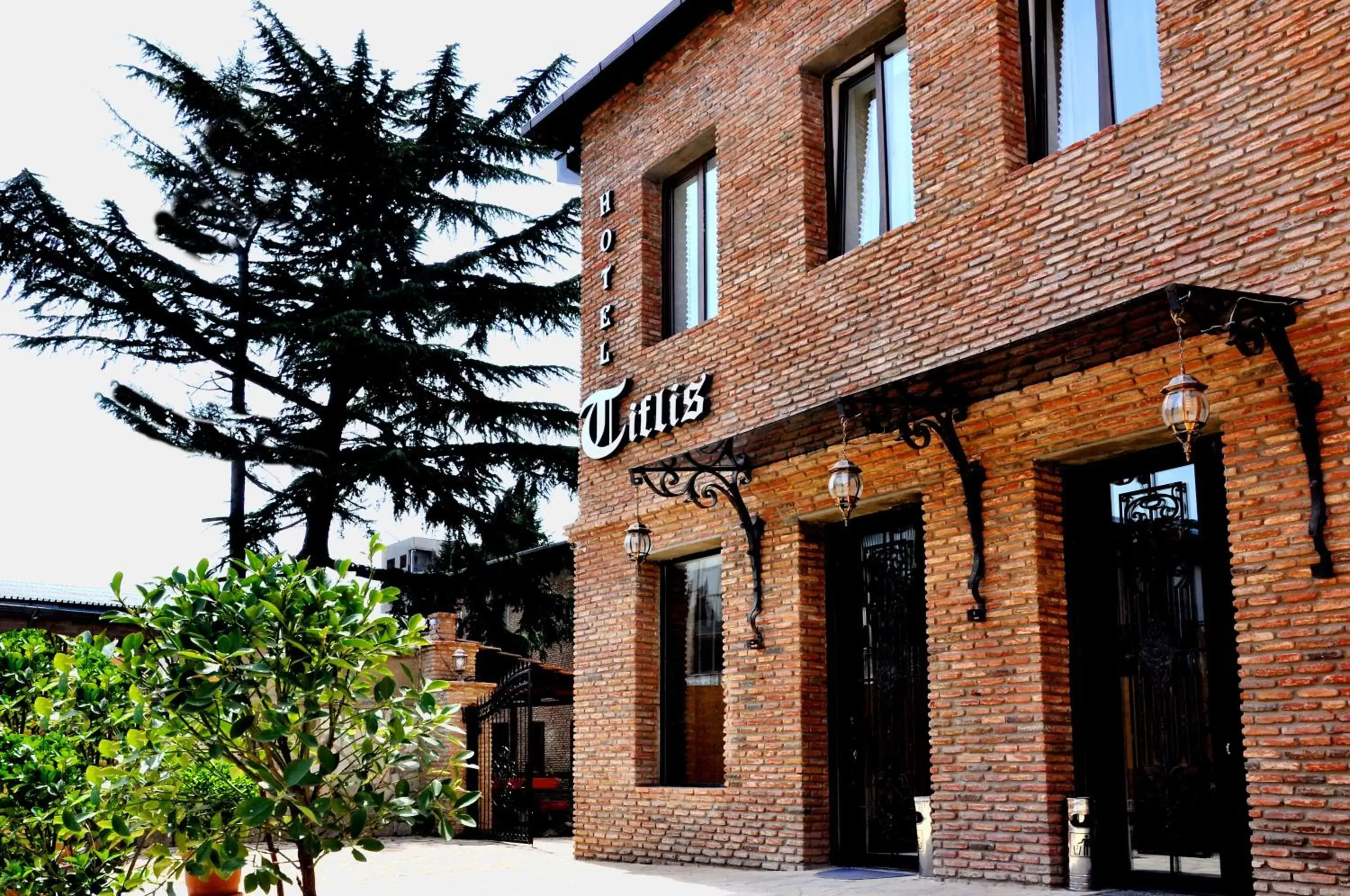 Property building in Tiflis Hotel Property building in Tiflis Hotel