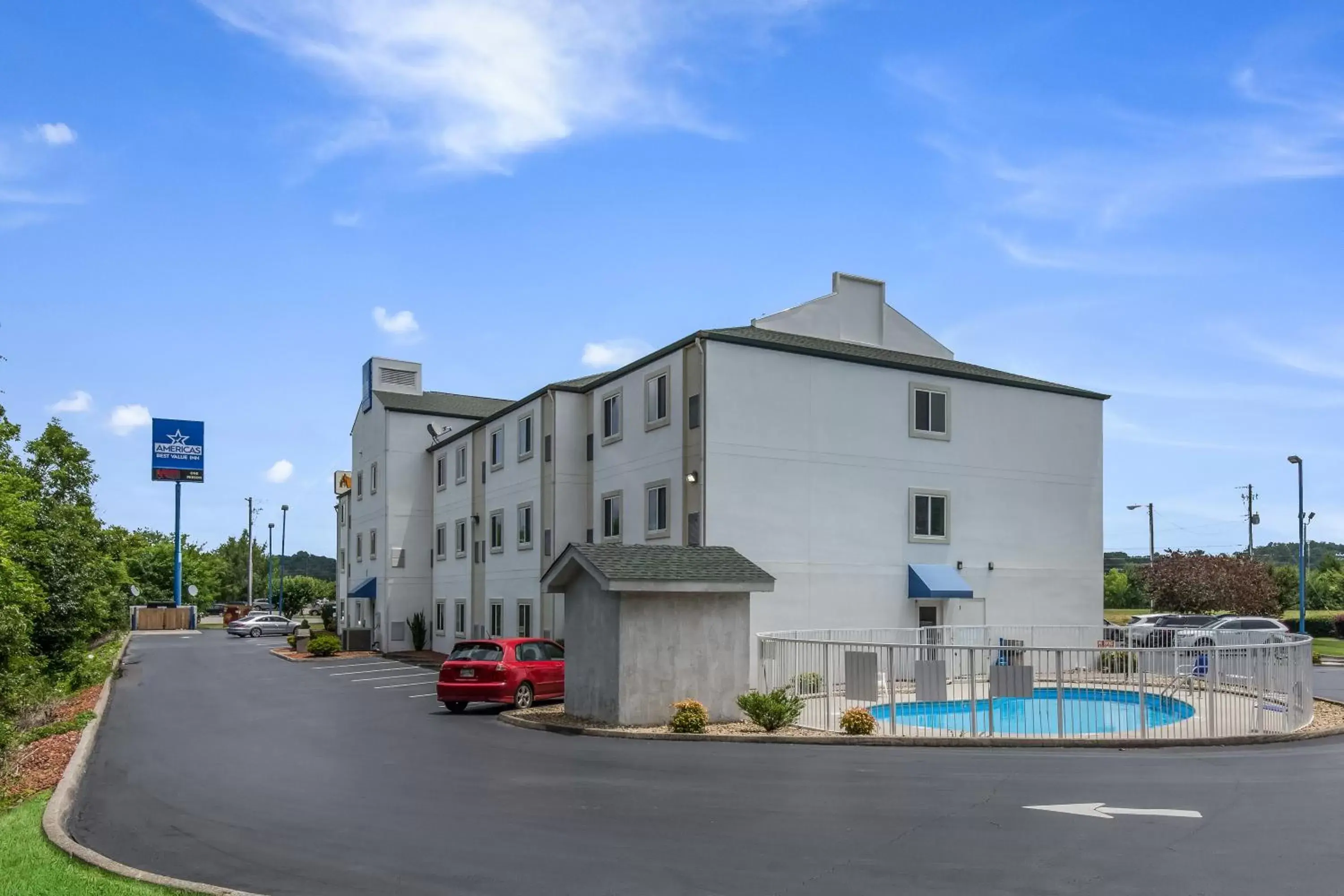 Property Building in Americas Best Value Inn-Knoxville East