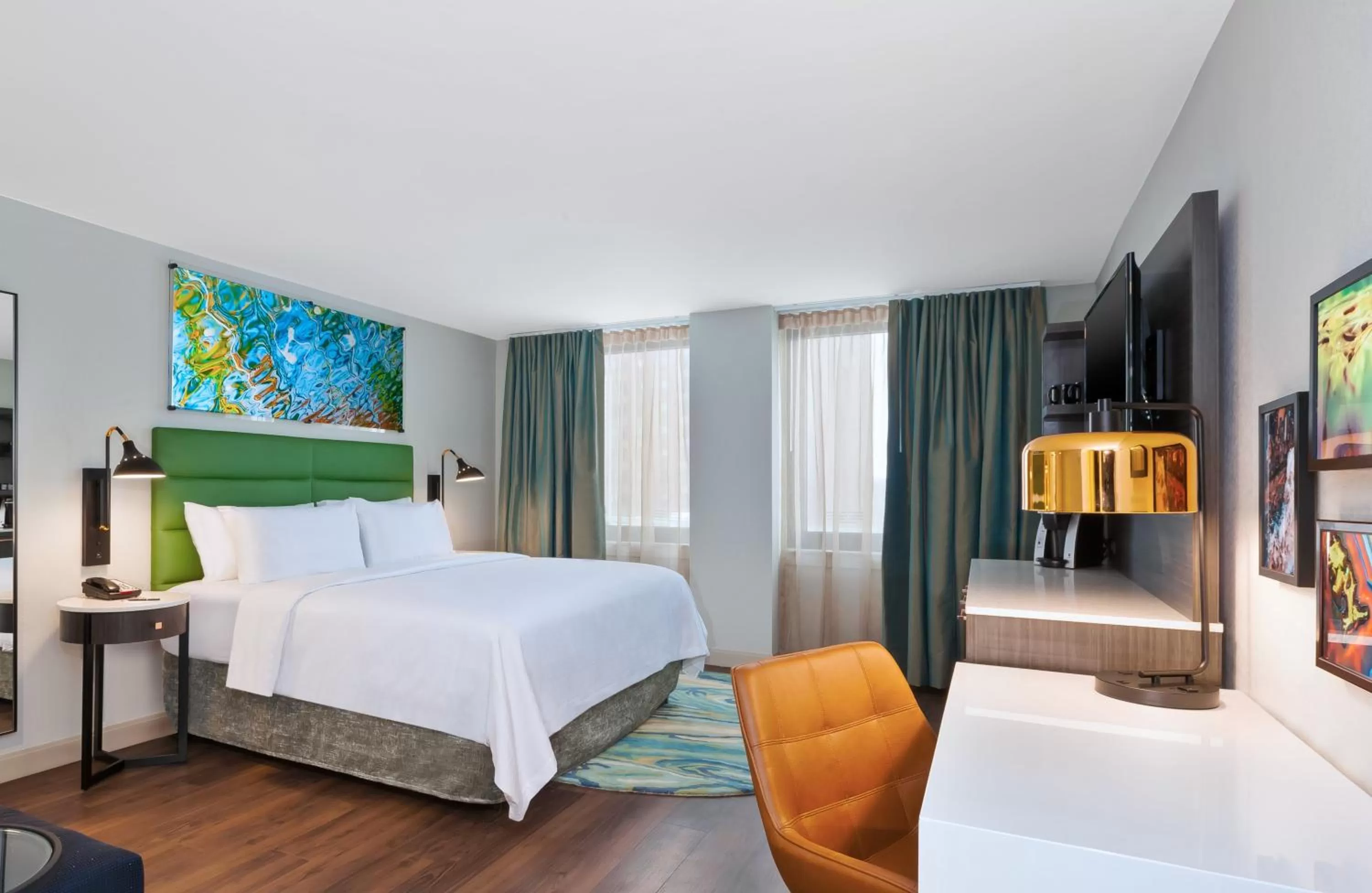 Photo of the whole room, Bed in Hotel Indigo Rochester - Mayo Clinic Area by IHG