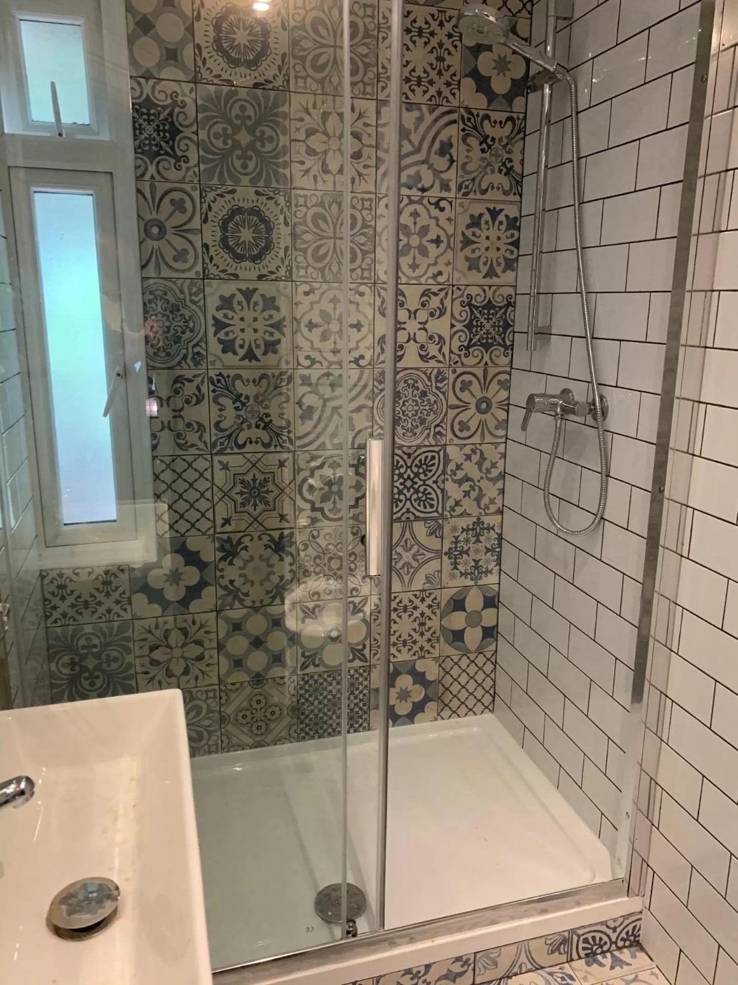 Bathroom in St Athans Hotel