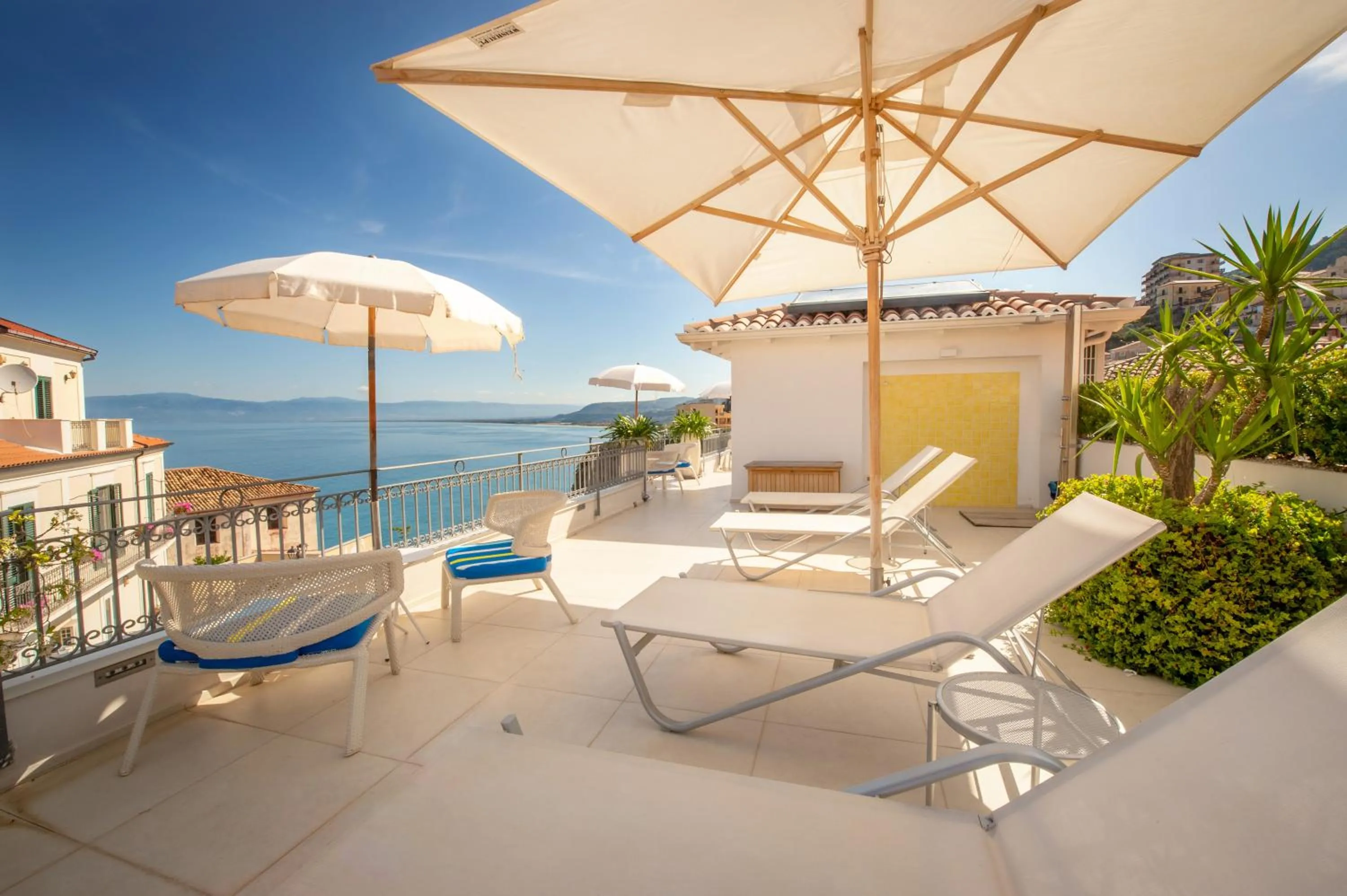 sunbed in Piccolo Grand Hotel