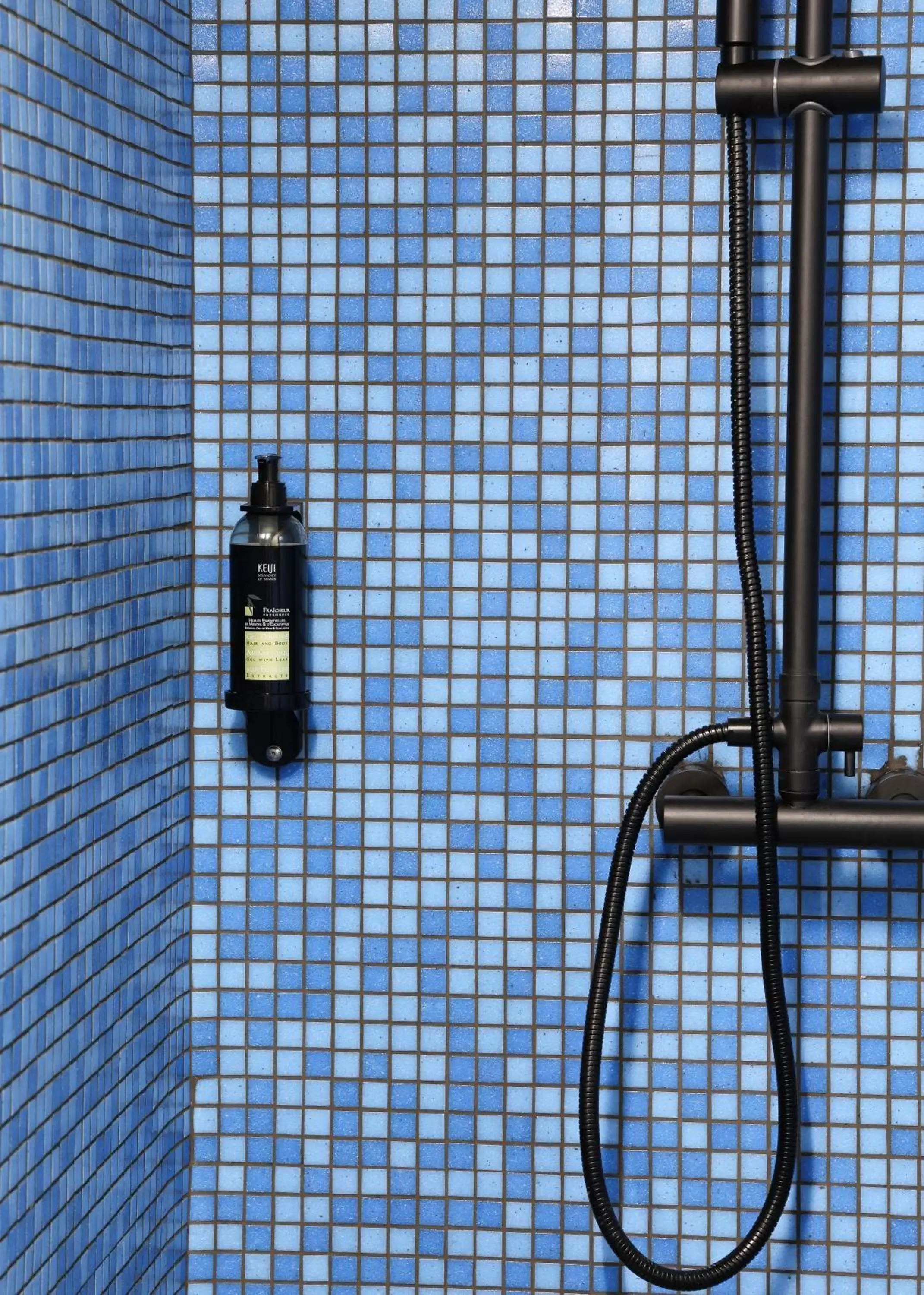 Shower, Bathroom in JAM Lisbon