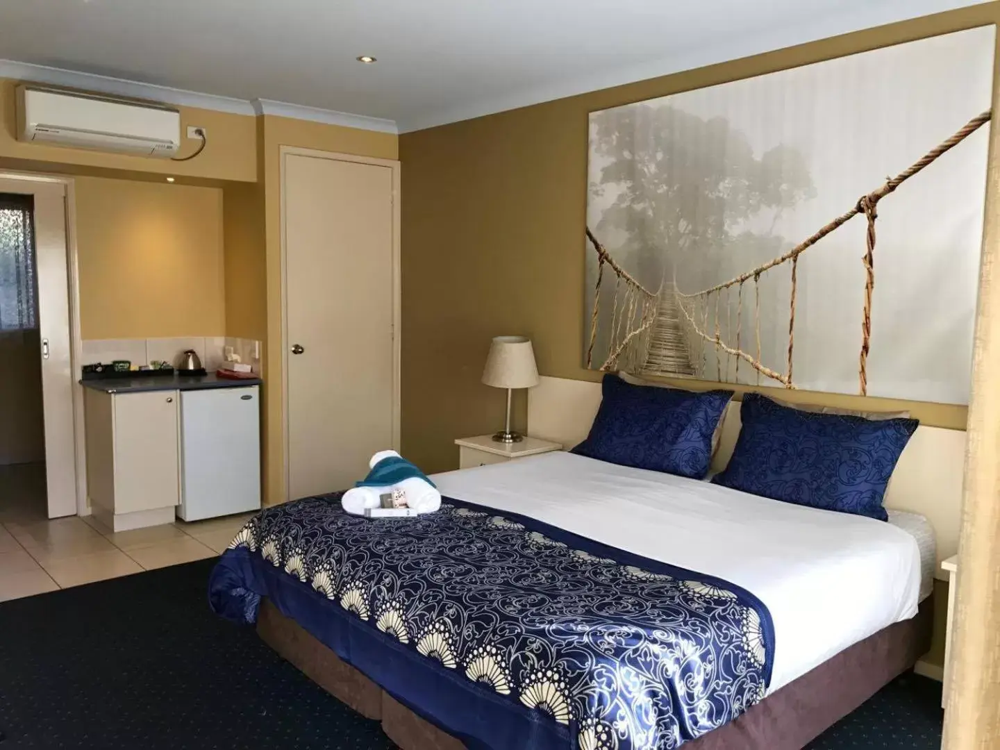 Photo of the whole room, Bed in Kyabram Motor Inn