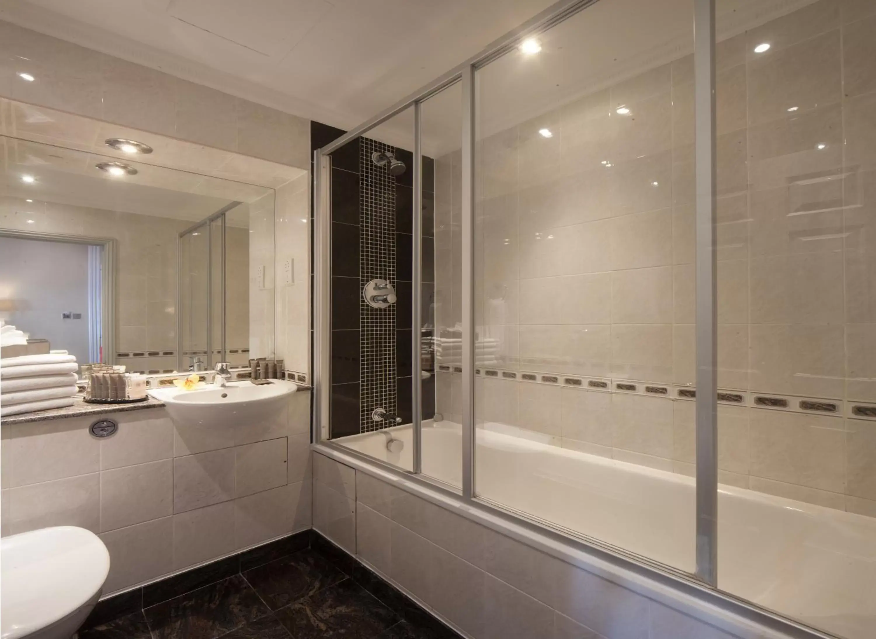 Bathroom in Strathmore Hotel