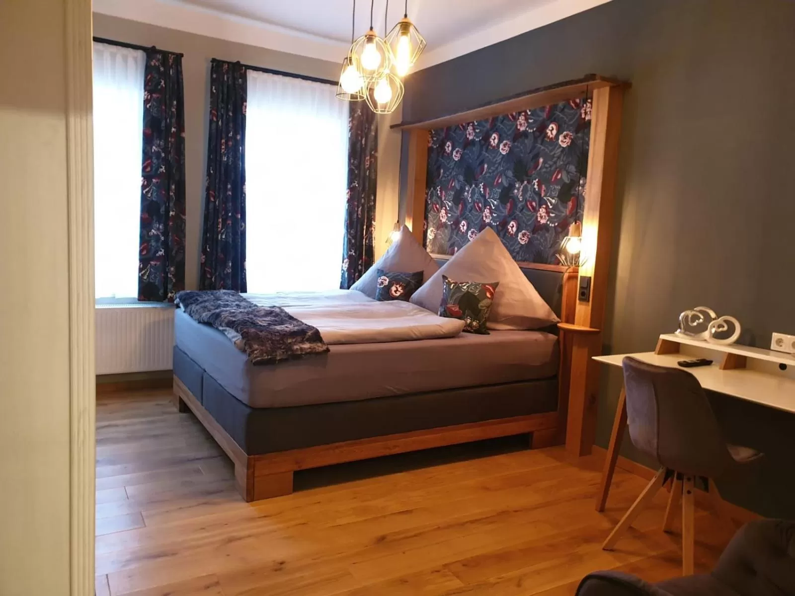 Photo of the whole room, Bed in Pelikans Krone