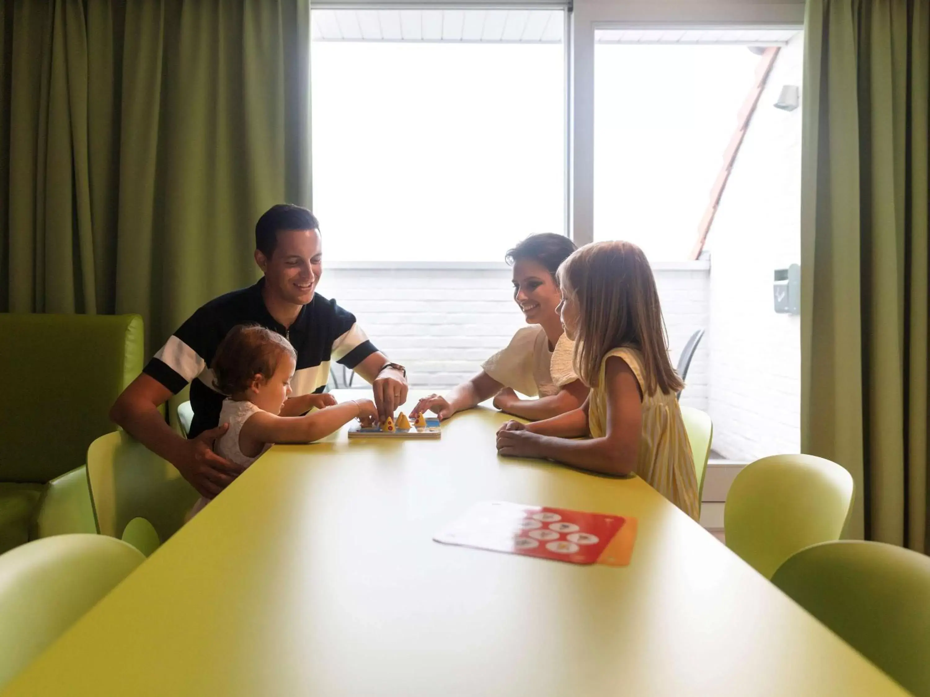 Photo of the whole room in ibis Styles Zeebrugge