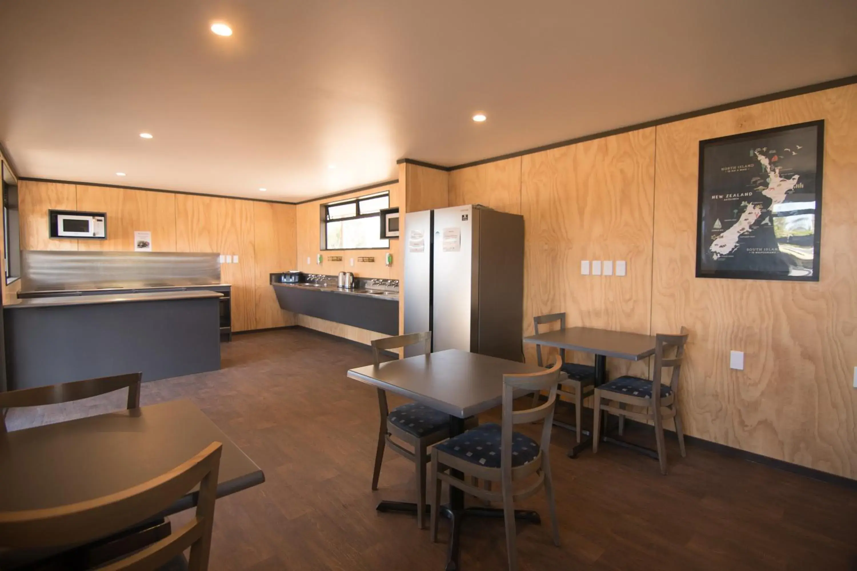 Dining area in Parklands Motorlodge & Holiday Park