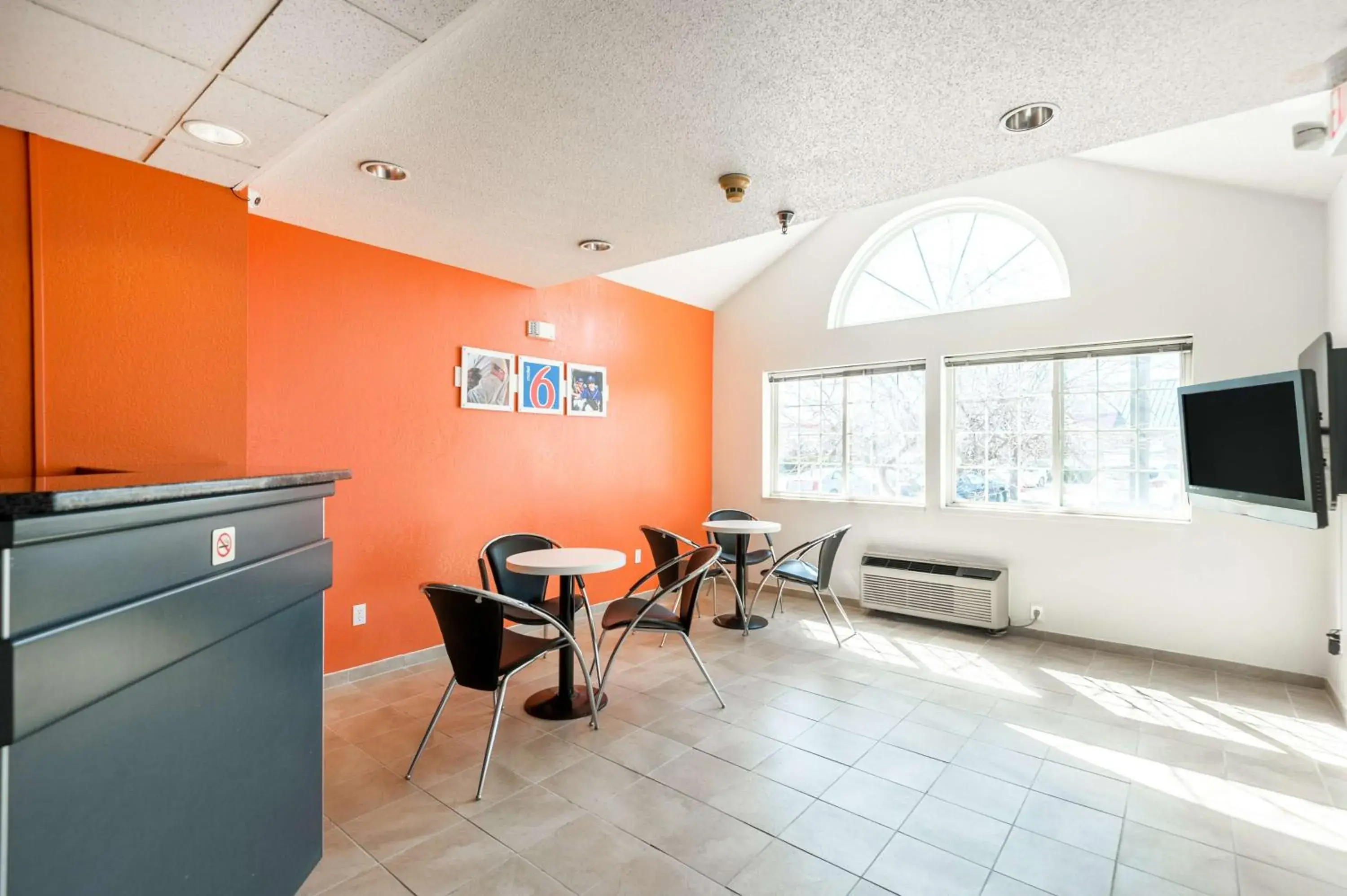 Lobby or reception in Motel 6-Olathe, KS