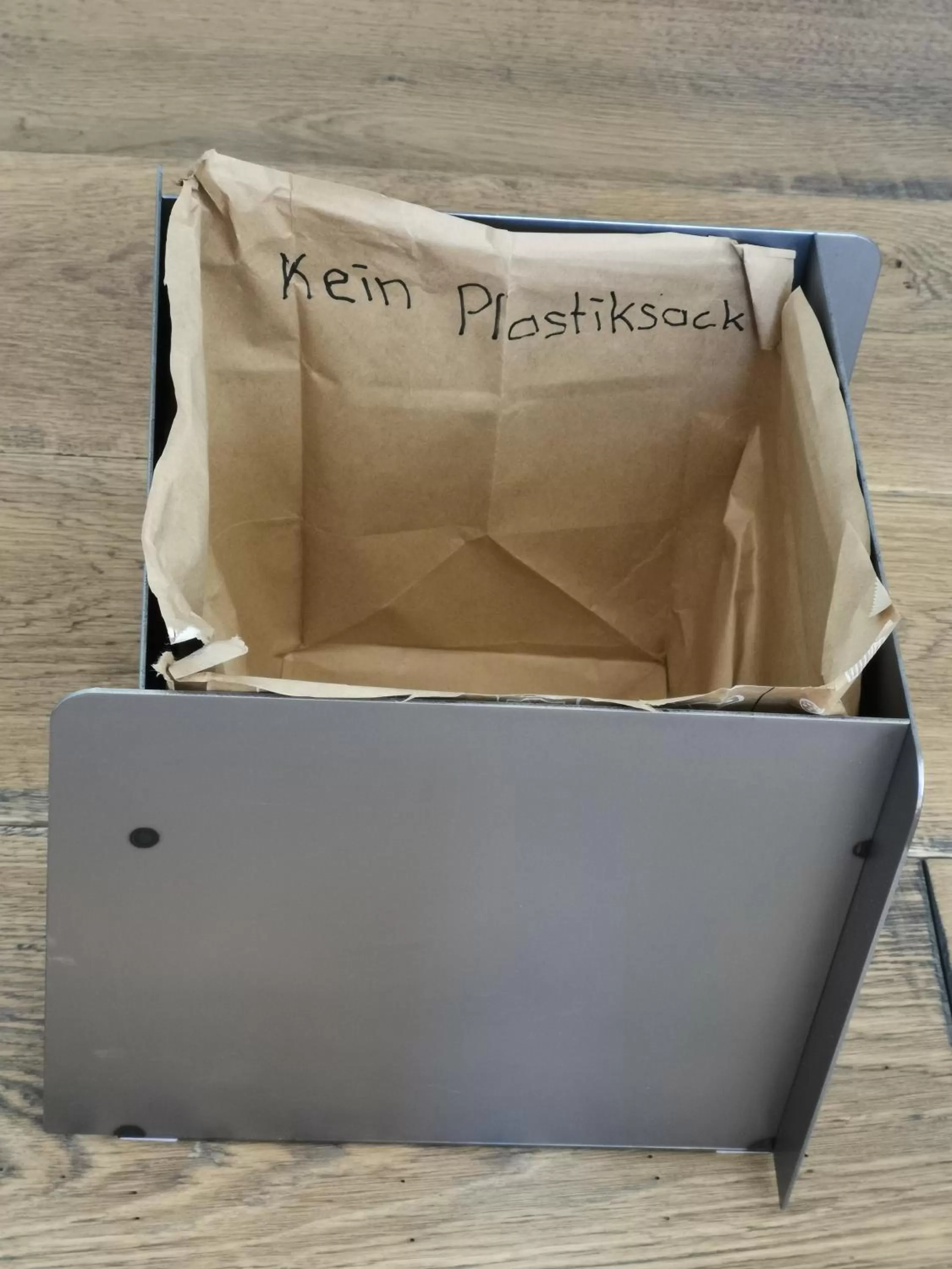 Decorative detail in Boutique Hotel BS16 before Bern City Parking gratis