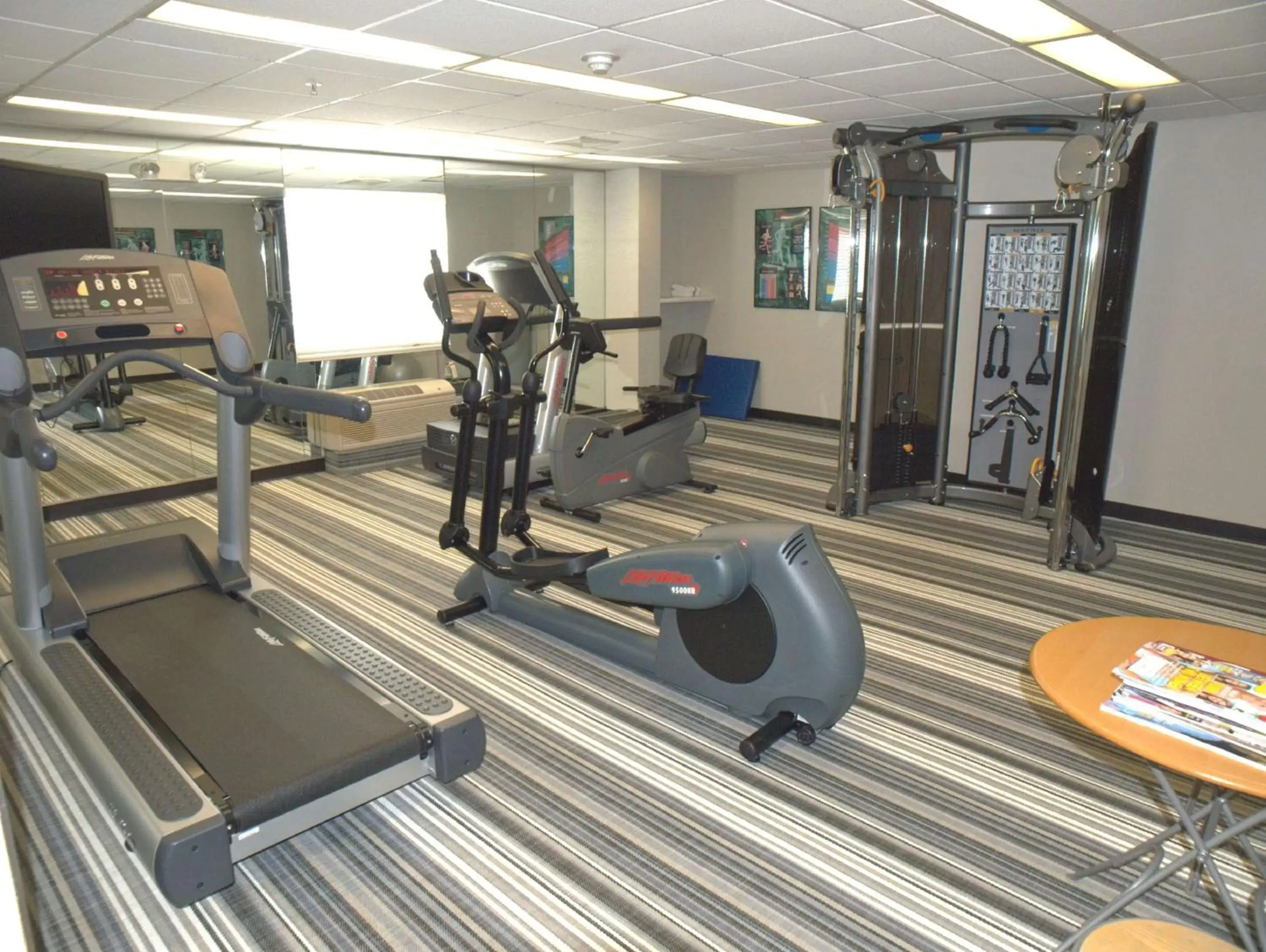 Spa and wellness centre/facilities, Fitness Center/Facilities in Sonesta Simply Suites Chicago O'Hare Airport