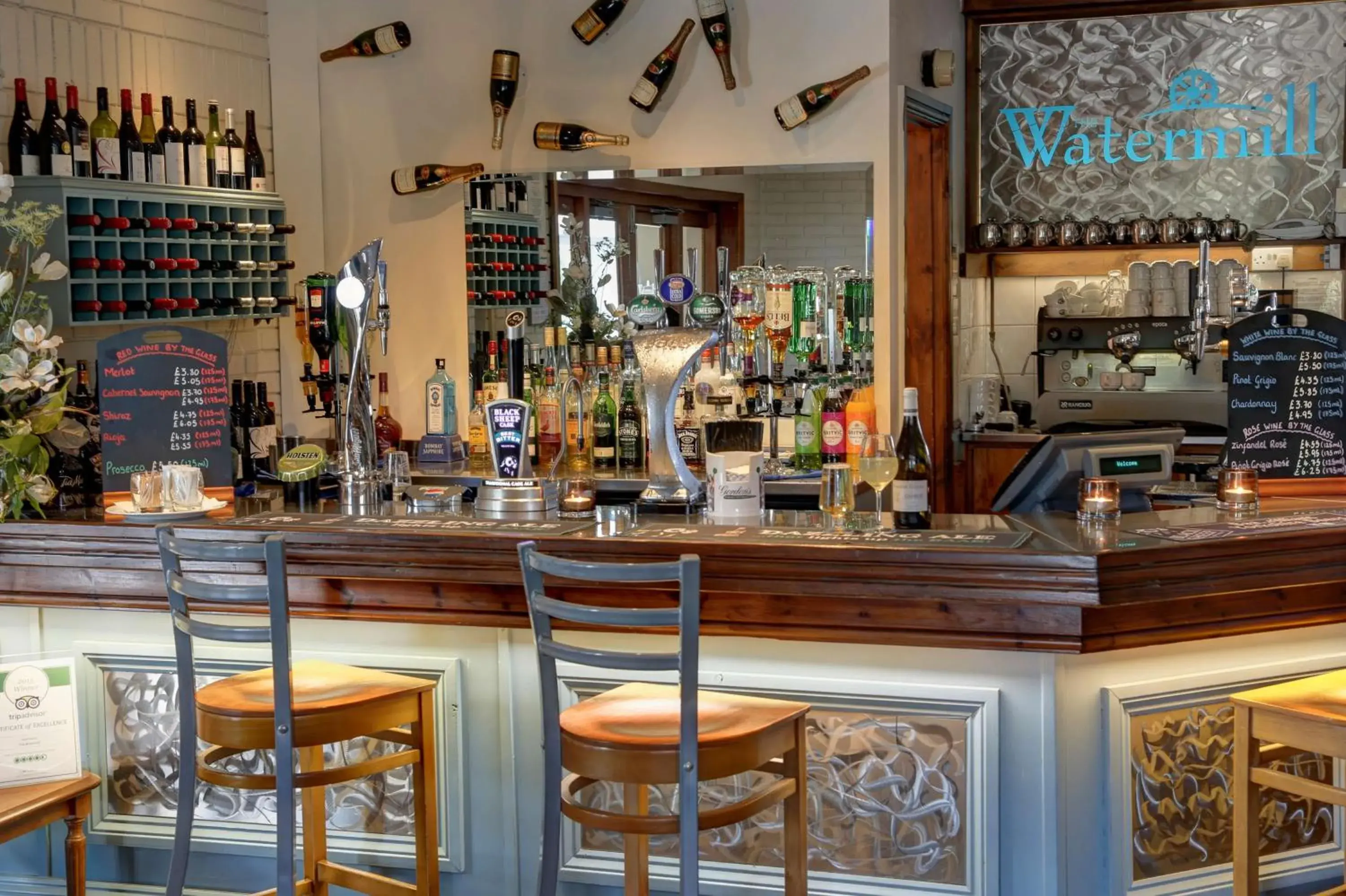 Lounge or bar, Lounge/Bar in Best Western Plus Milford Hotel