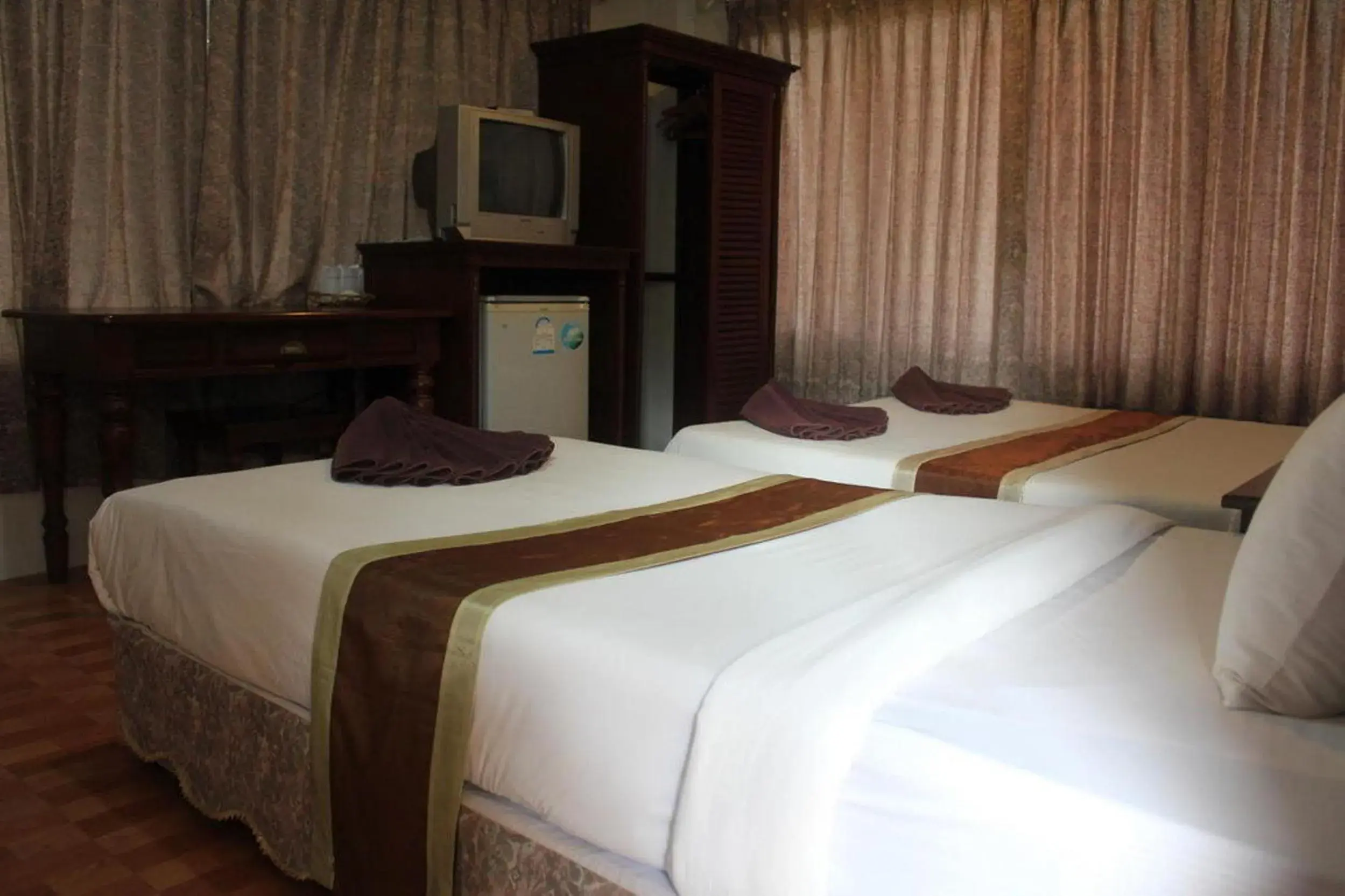 Bed in Chaweng Noi Resort