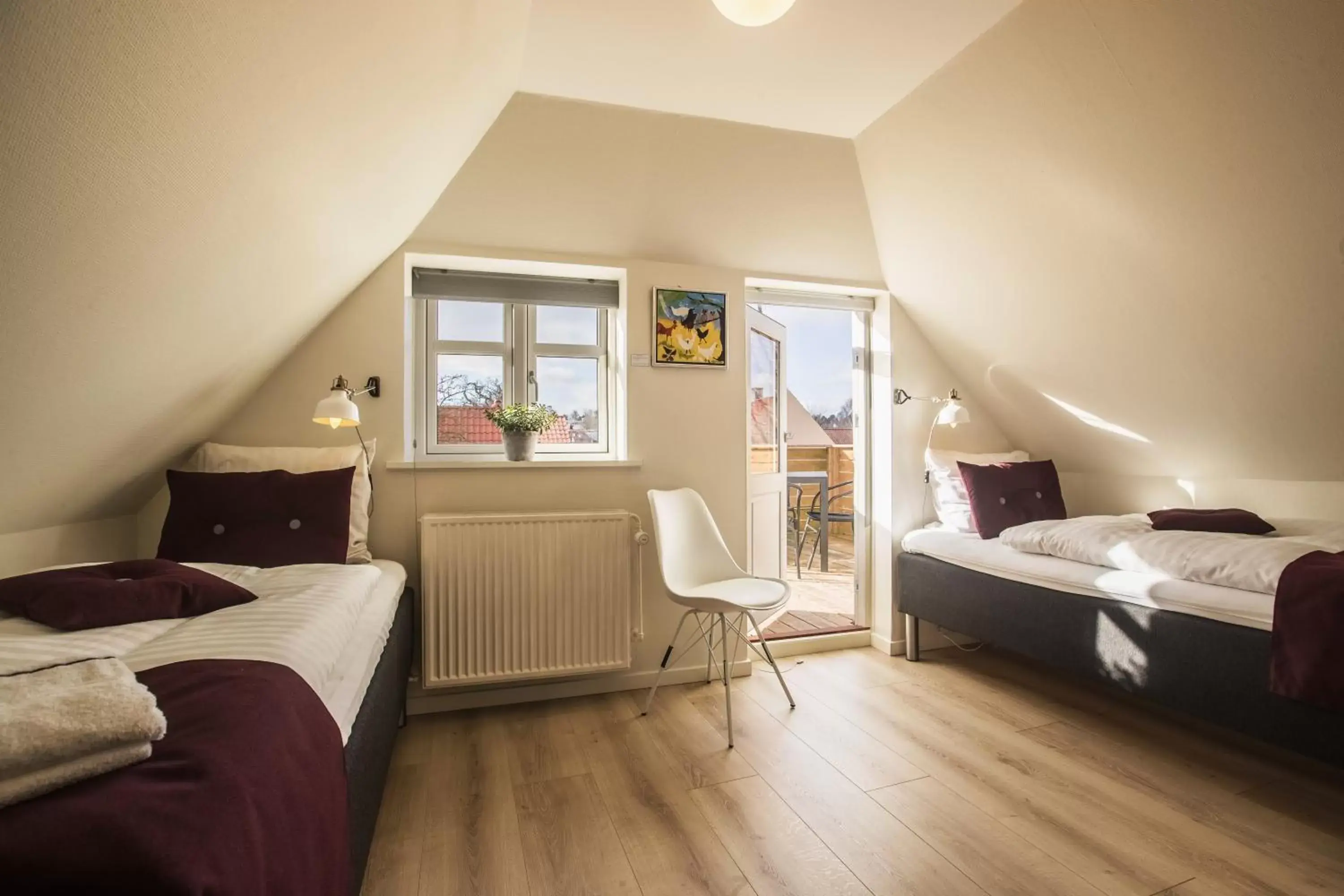 Twin Room with Balcony - single occupancy in Hotel Postgaarden i Mariager Twin Room with Balcony - single occupancy in Hotel Postgaarden i Mariager