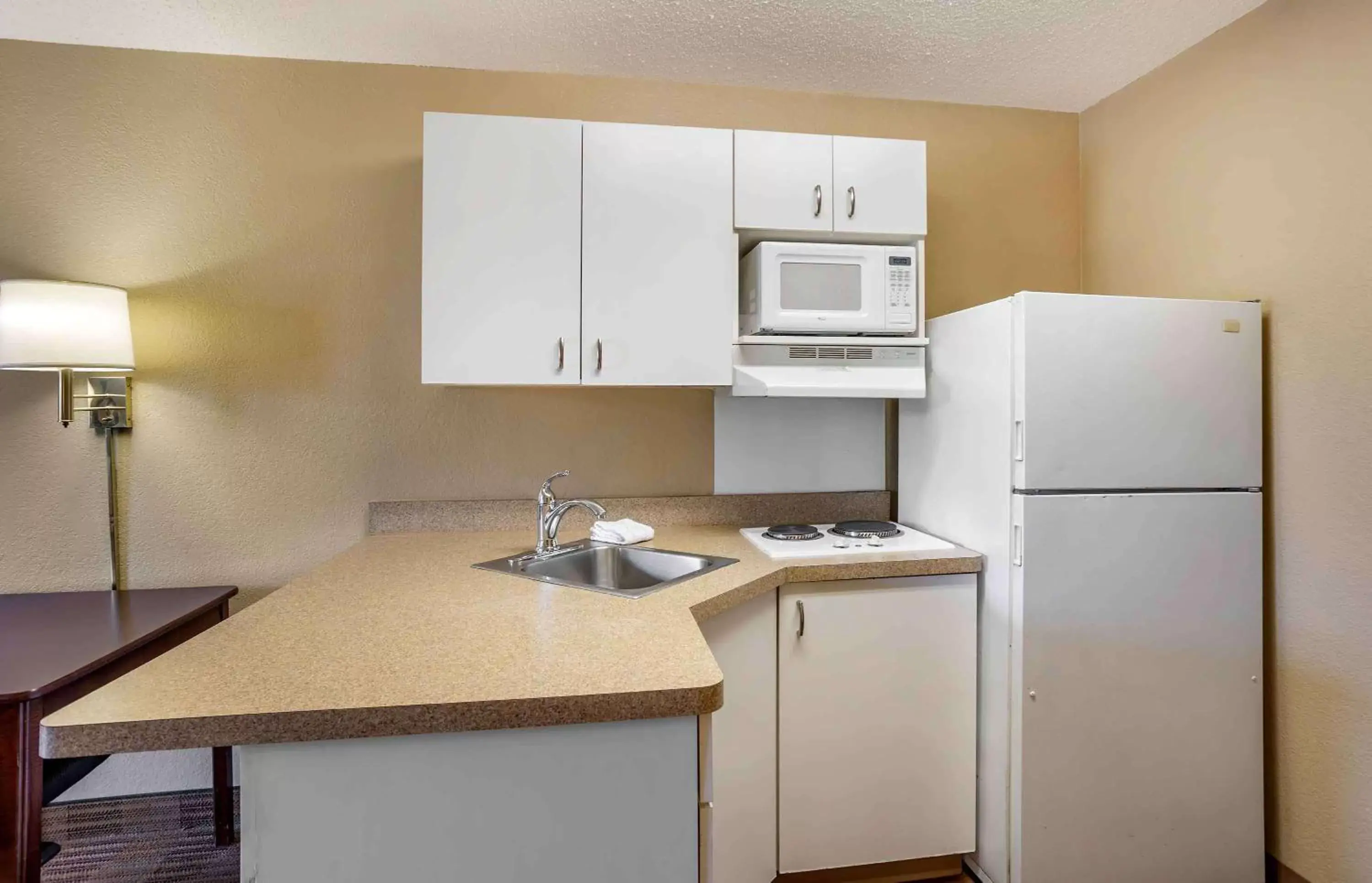 Bedroom, Kitchen/Kitchenette in Extended Stay America Suites - Philadelphia - Exton