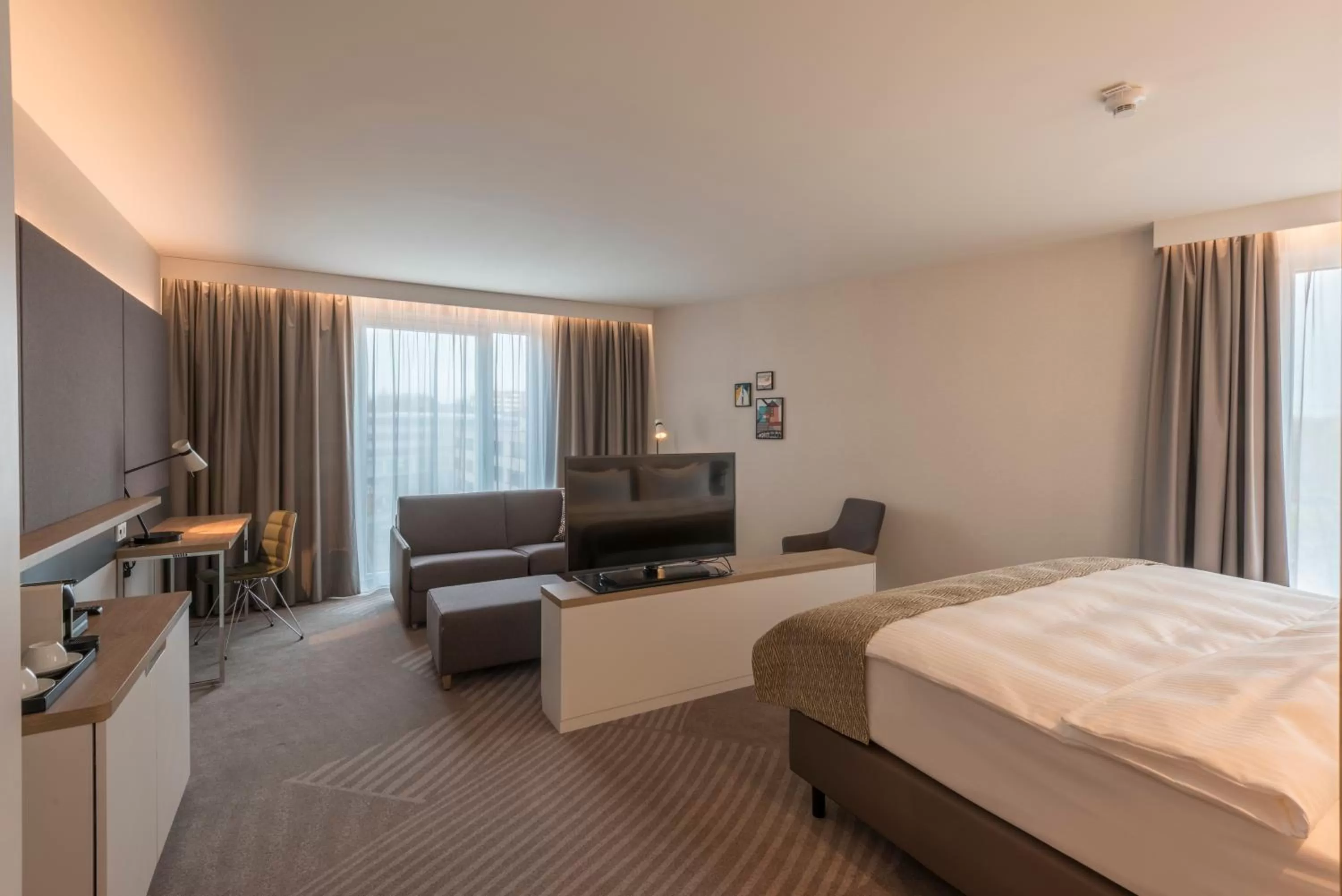 Photo of the whole room, Bed in Holiday Inn - Hamburg - Berliner Tor by IHG