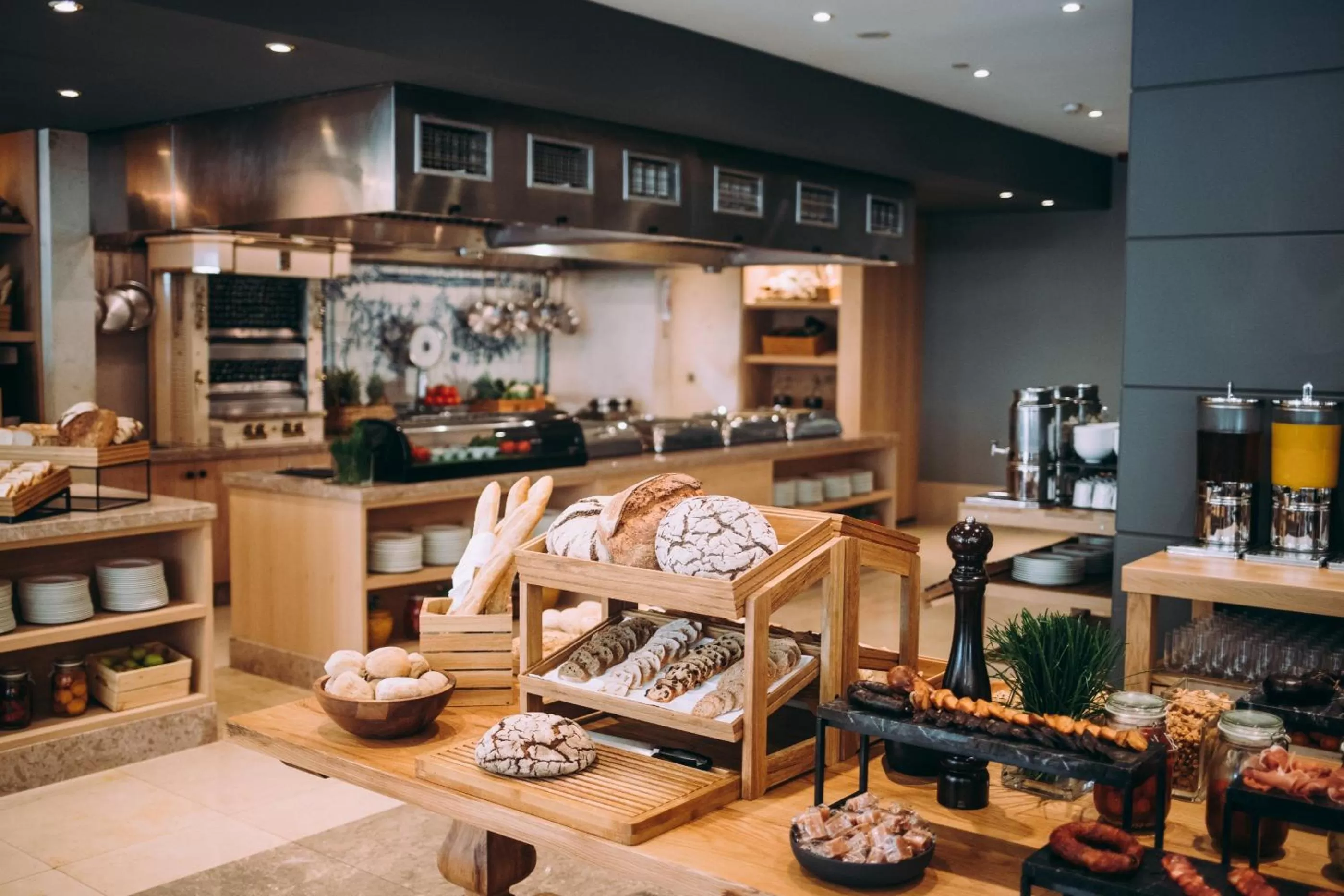 Restaurant/places to eat in Corinthia Lisbon