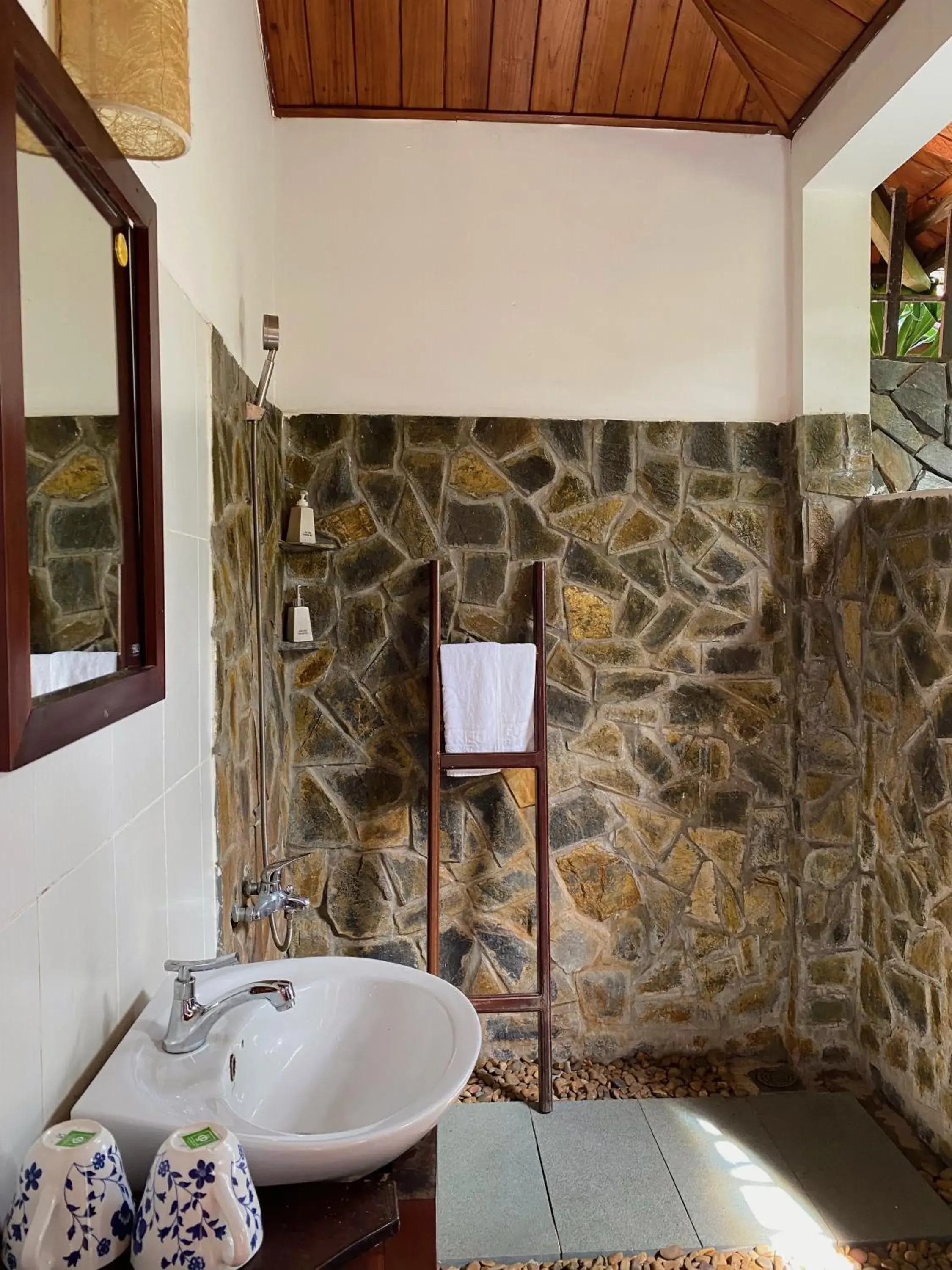 Bathroom in Thanh Kieu Beach Resort