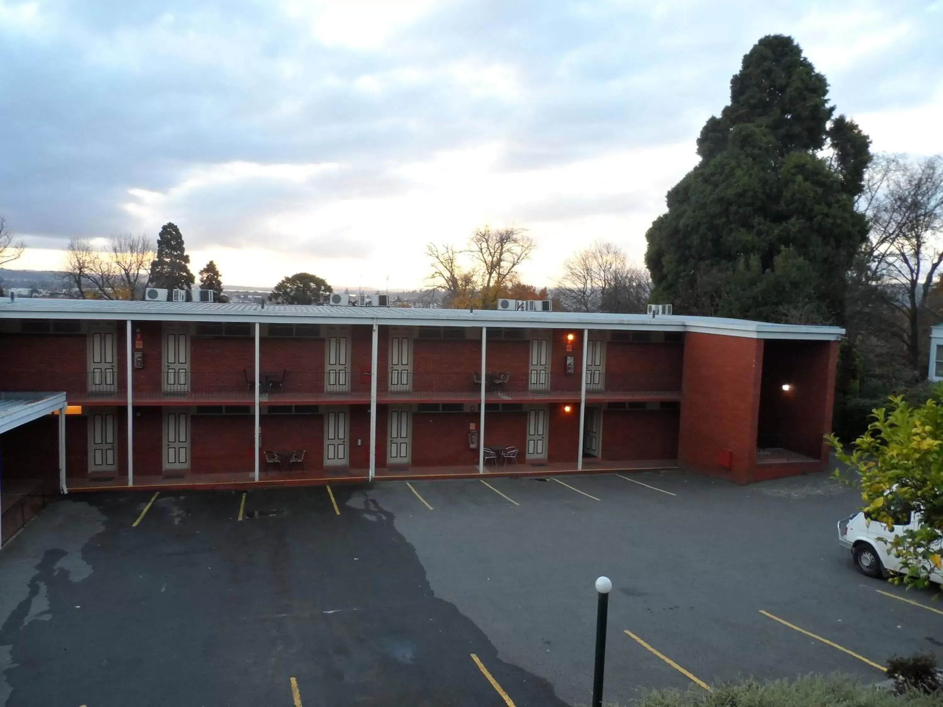 Facade/entrance, Property Building in Commodore Regent