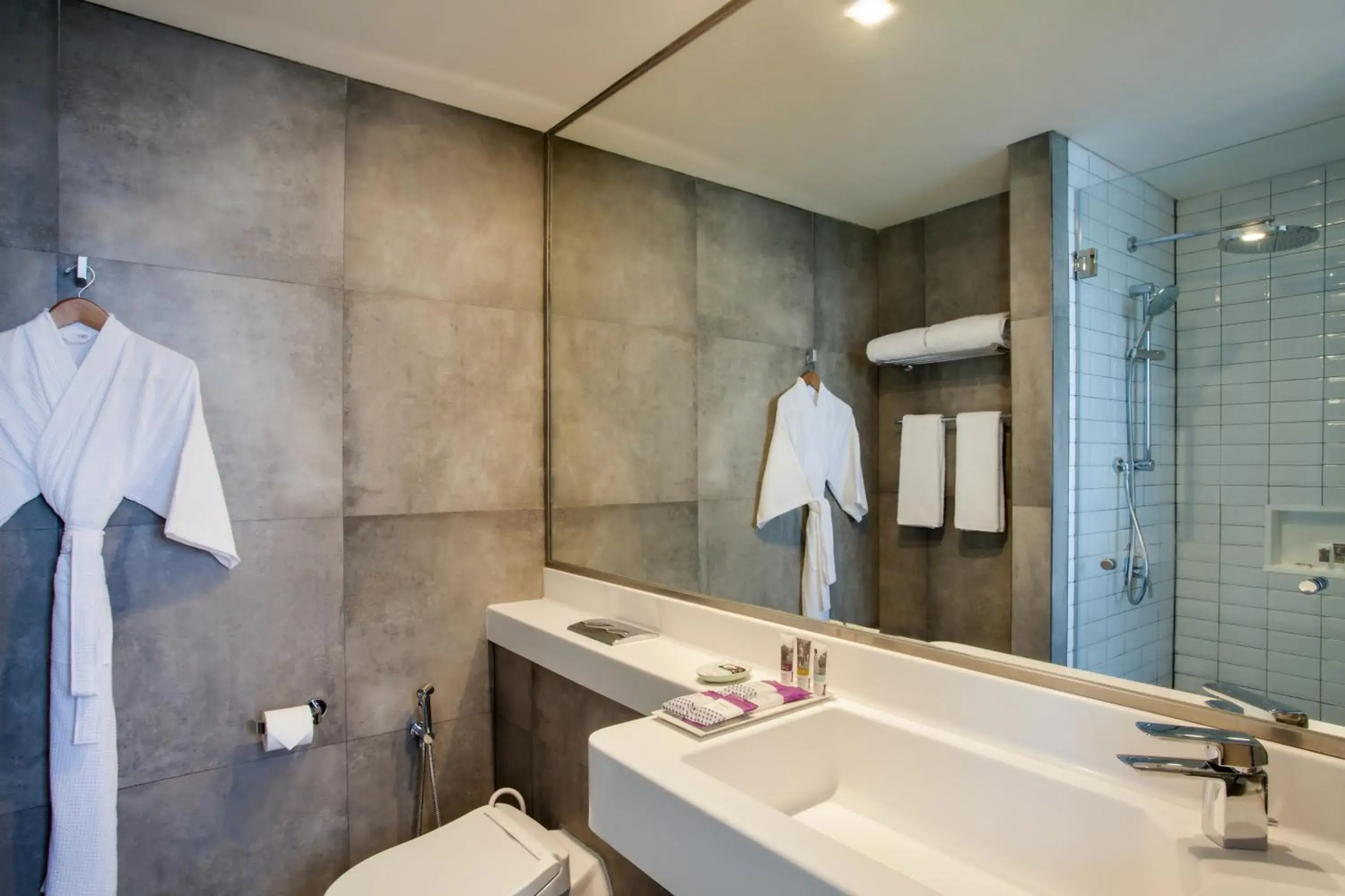 Bathroom in Mercure Jakarta Pantai Indah Kapuk