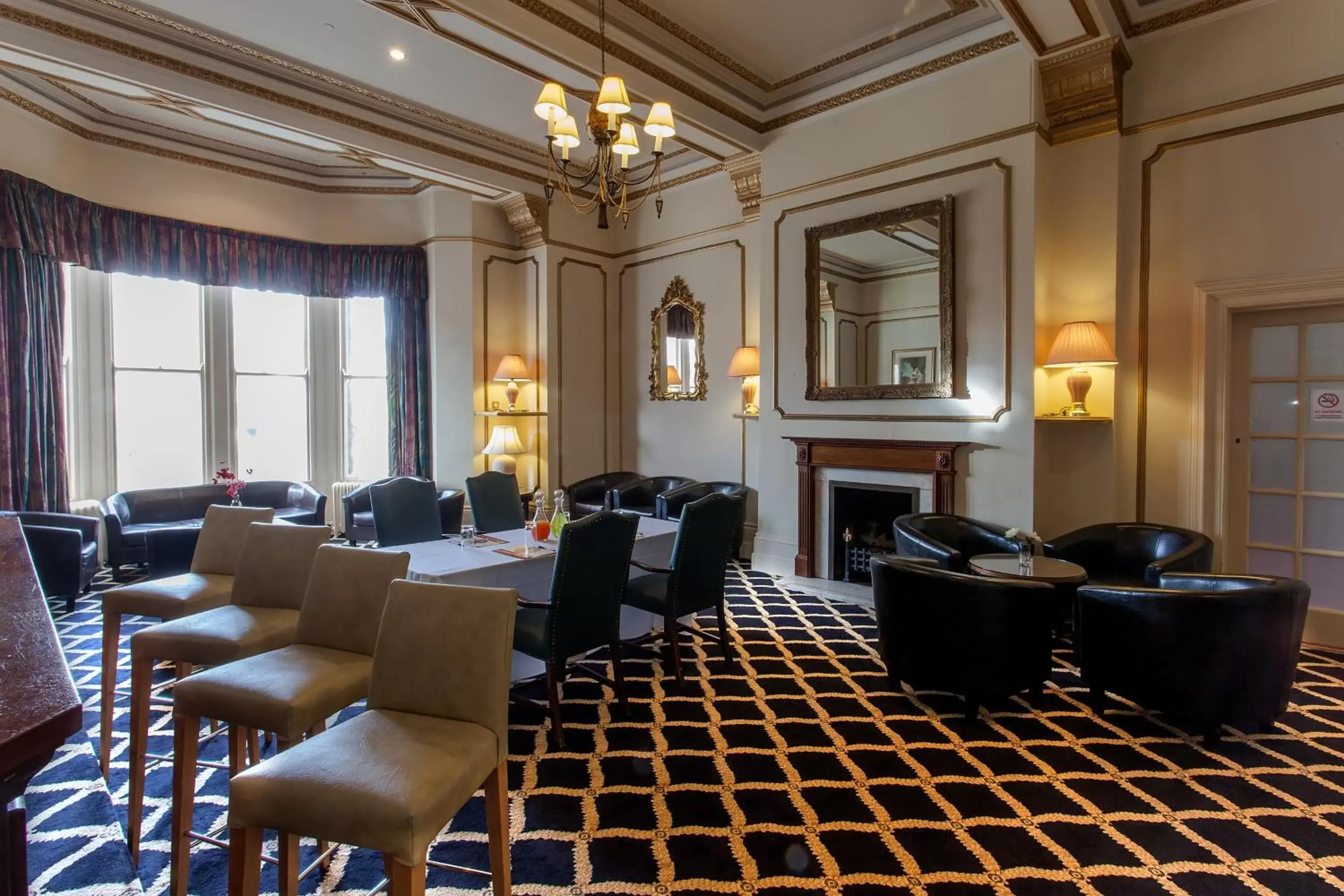 Lounge or bar, Restaurant/Places to Eat in Prince Of Wales Hotel
