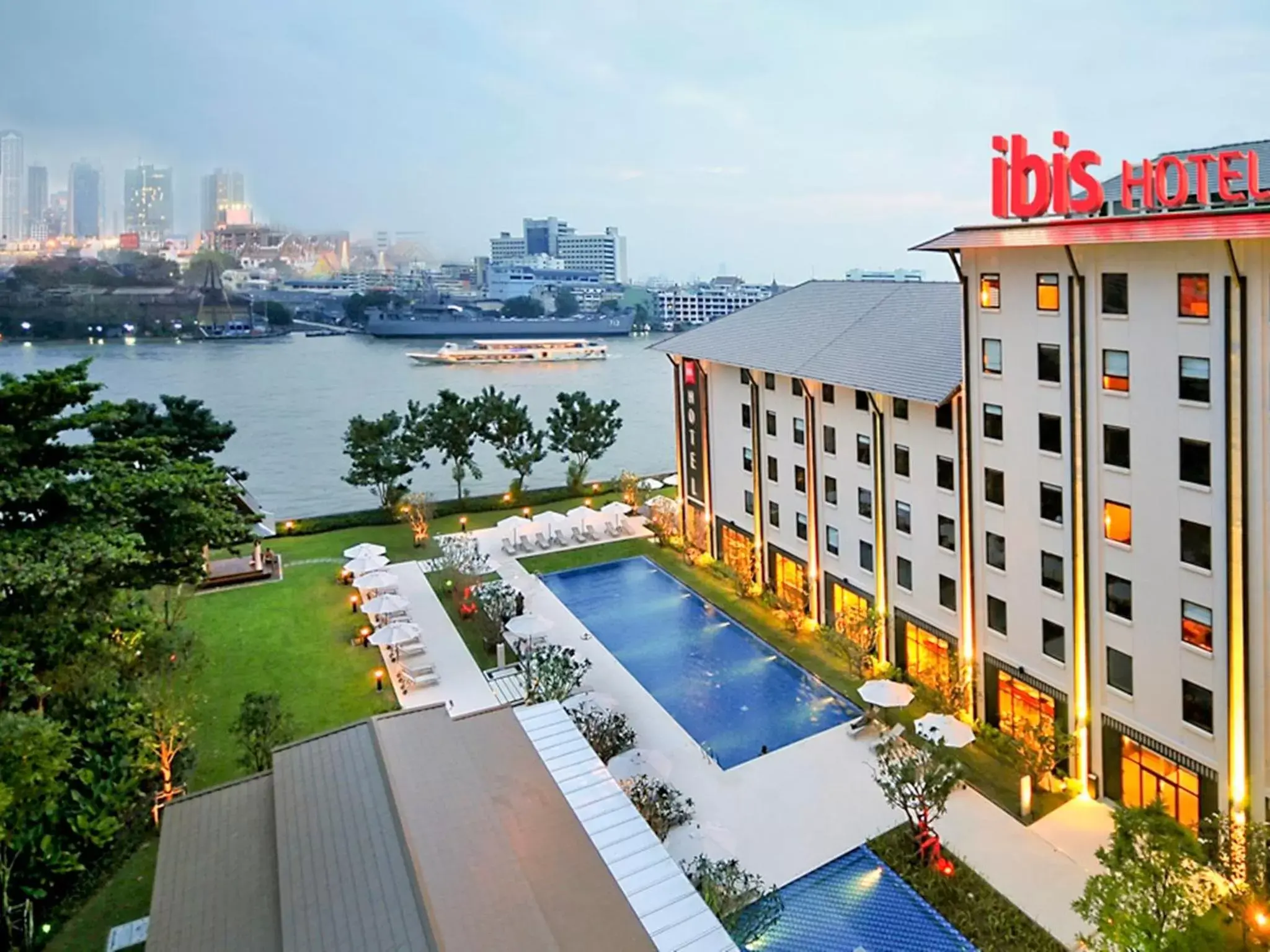 Property building, Pool View in Ibis Bangkok Riverside