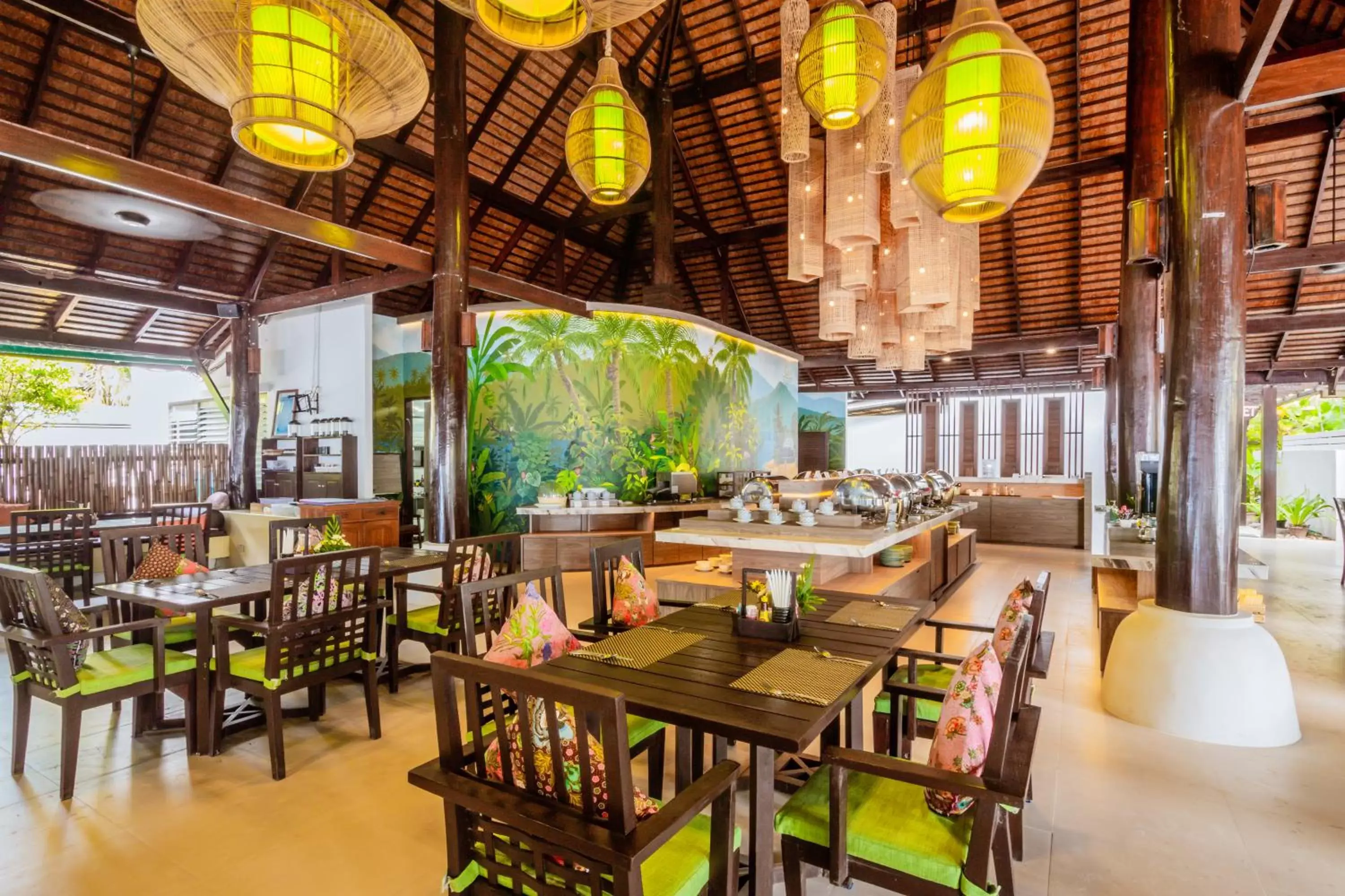 Buffet breakfast, Restaurant/Places to Eat in Chaweng Garden Beach Resort - SHA Plus