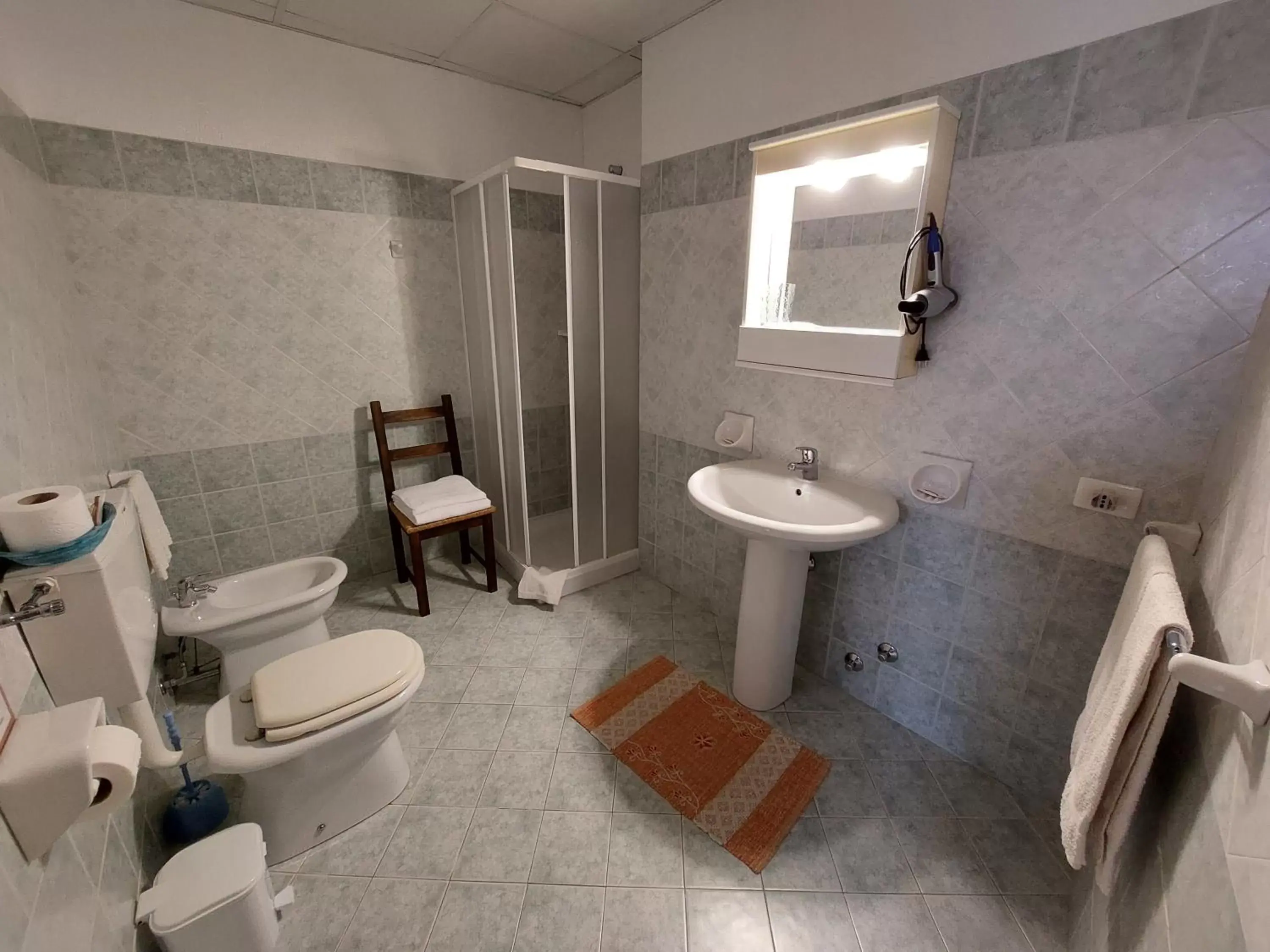 Bathroom in Cloris Guest House