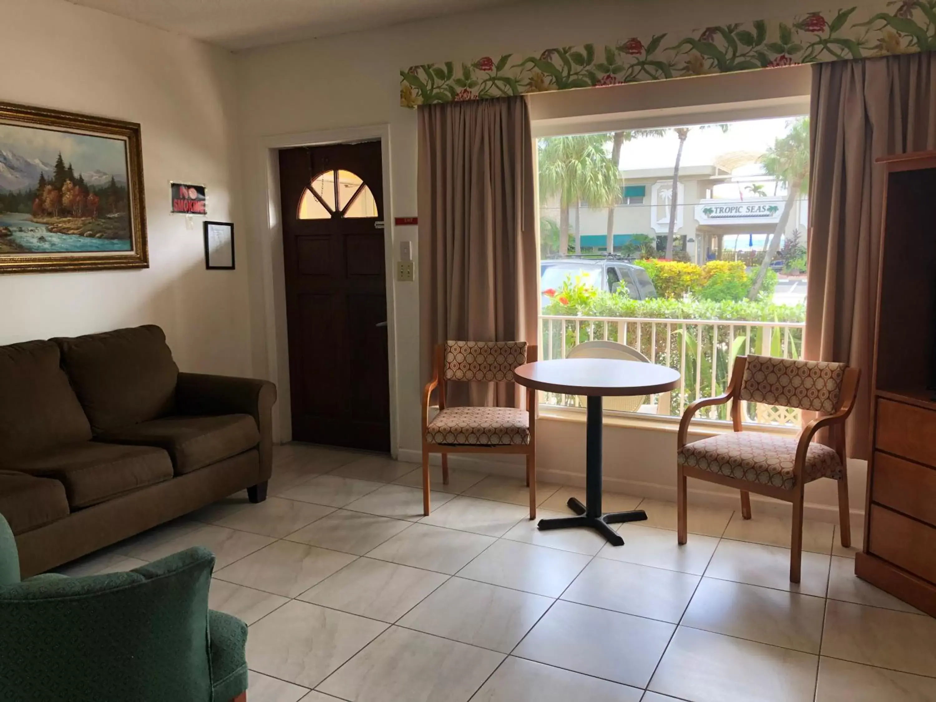 Living room, Seating Area in Dee Jay Beach Resort