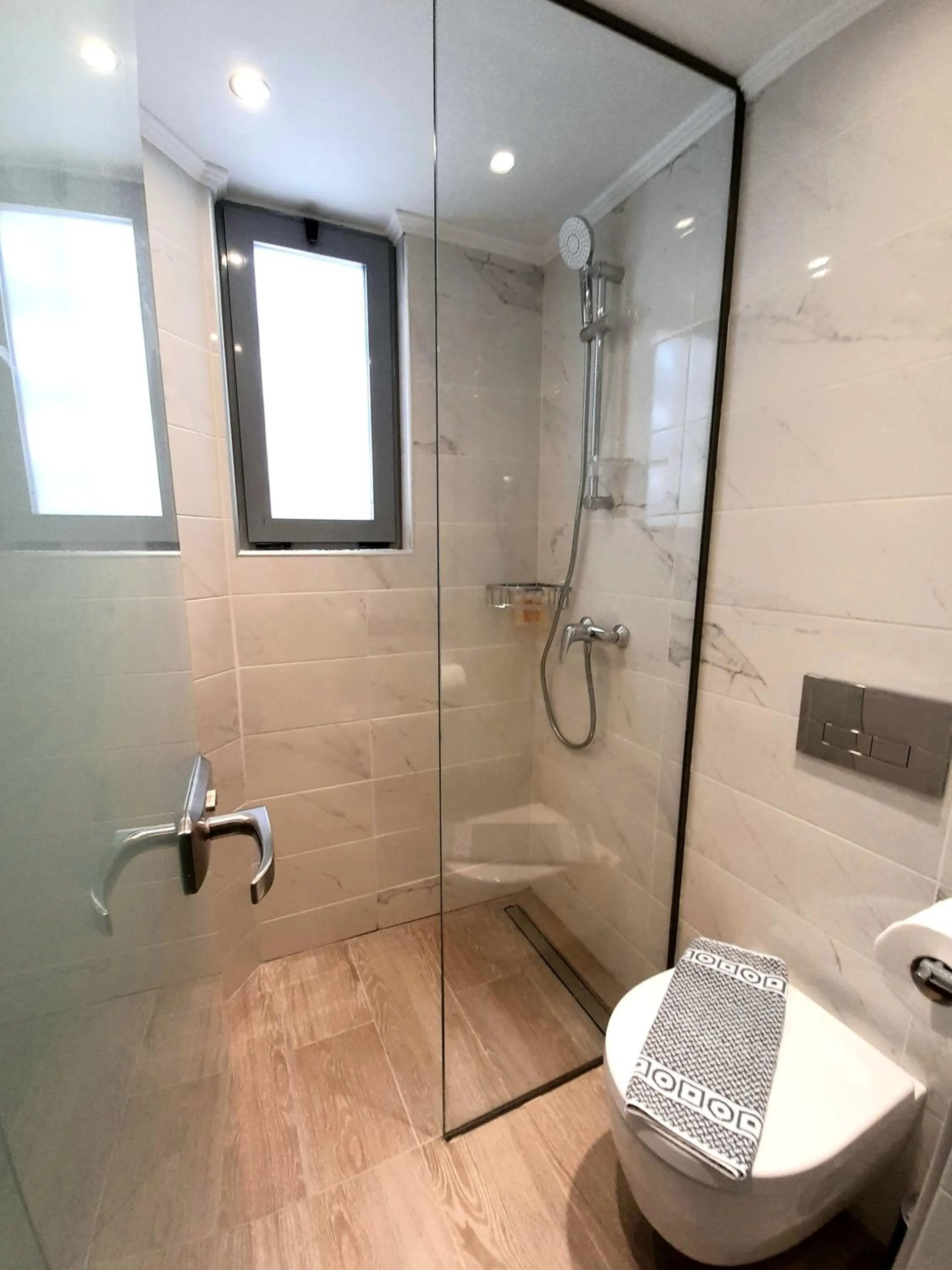 Bathroom in Elite Hotel