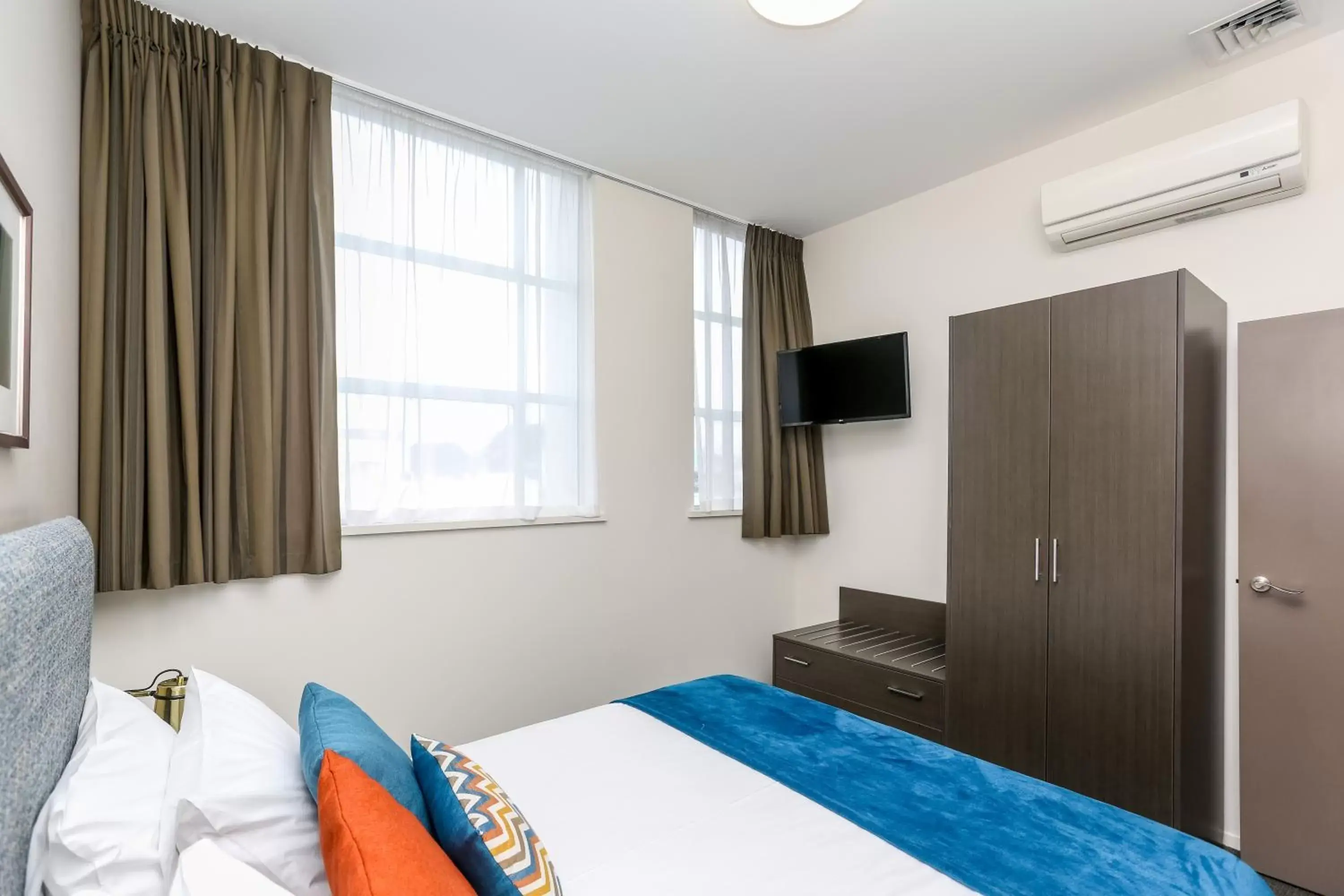 Bedroom, Bed in Quest New Plymouth Serviced Apartments