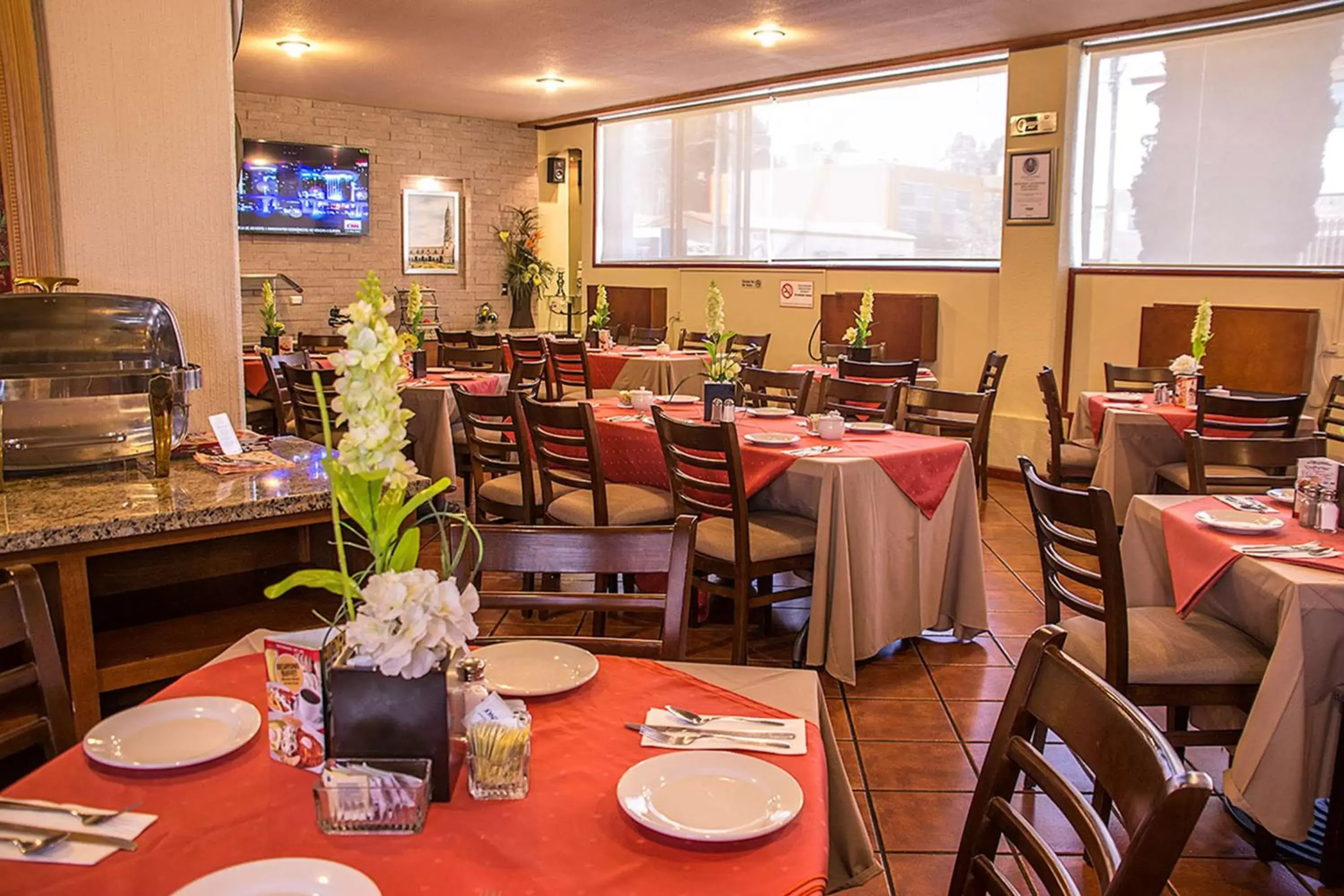 Dining area, Restaurant/Places to Eat in Best Western Plus Plaza Vizcaya