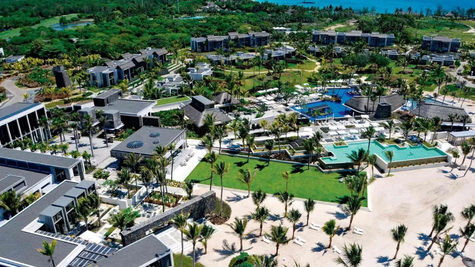 Bird's eye view, Bird's-eye View in Long Beach Mauritius