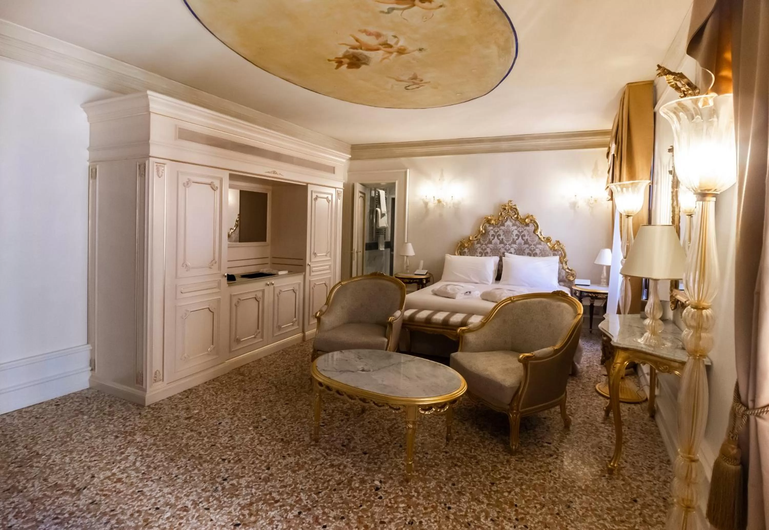 Bedroom, Bed in Ca' Bonfadini Historic Experience