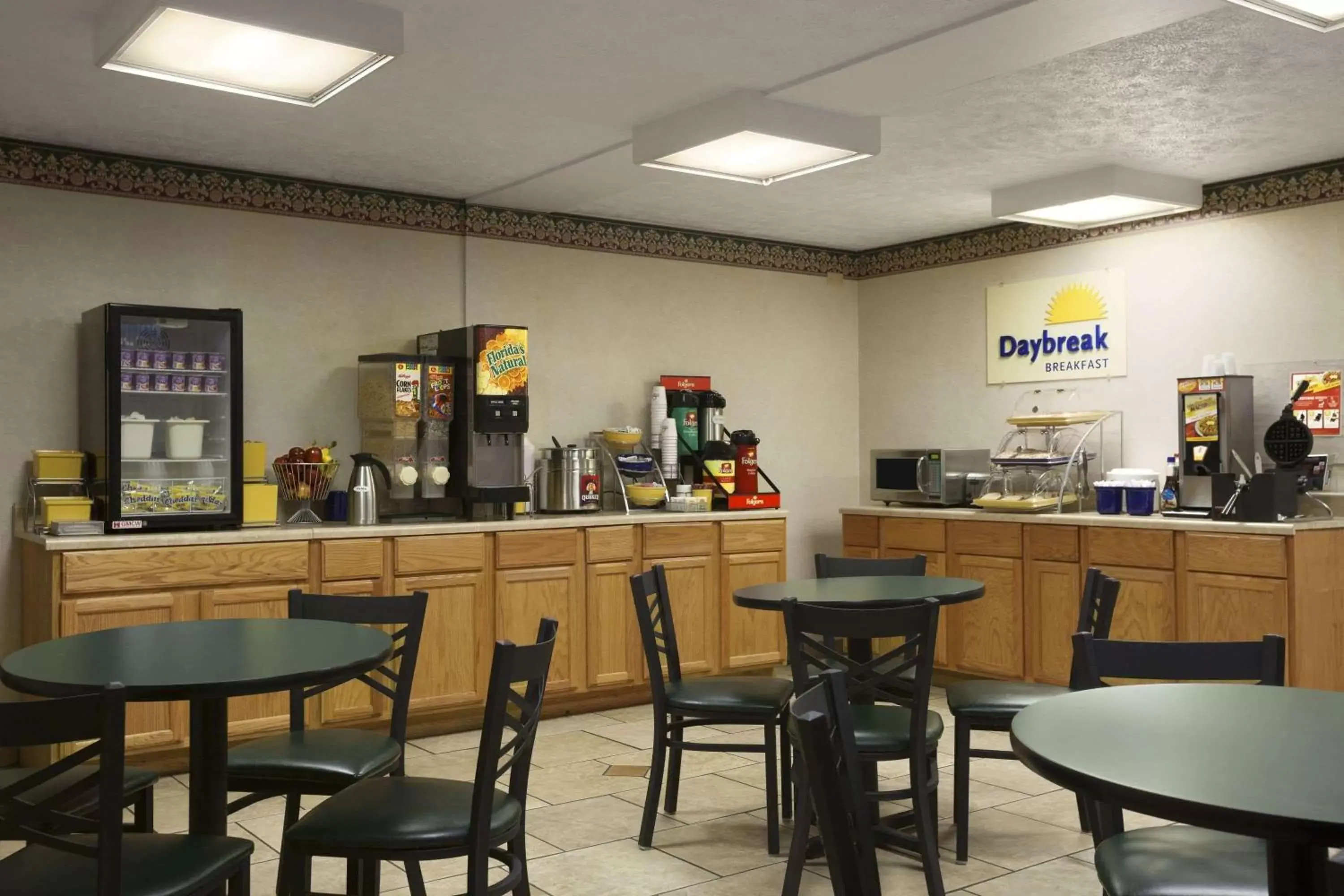 Breakfast, Restaurant/Places to Eat in Days Inn by Wyndham Waynesboro