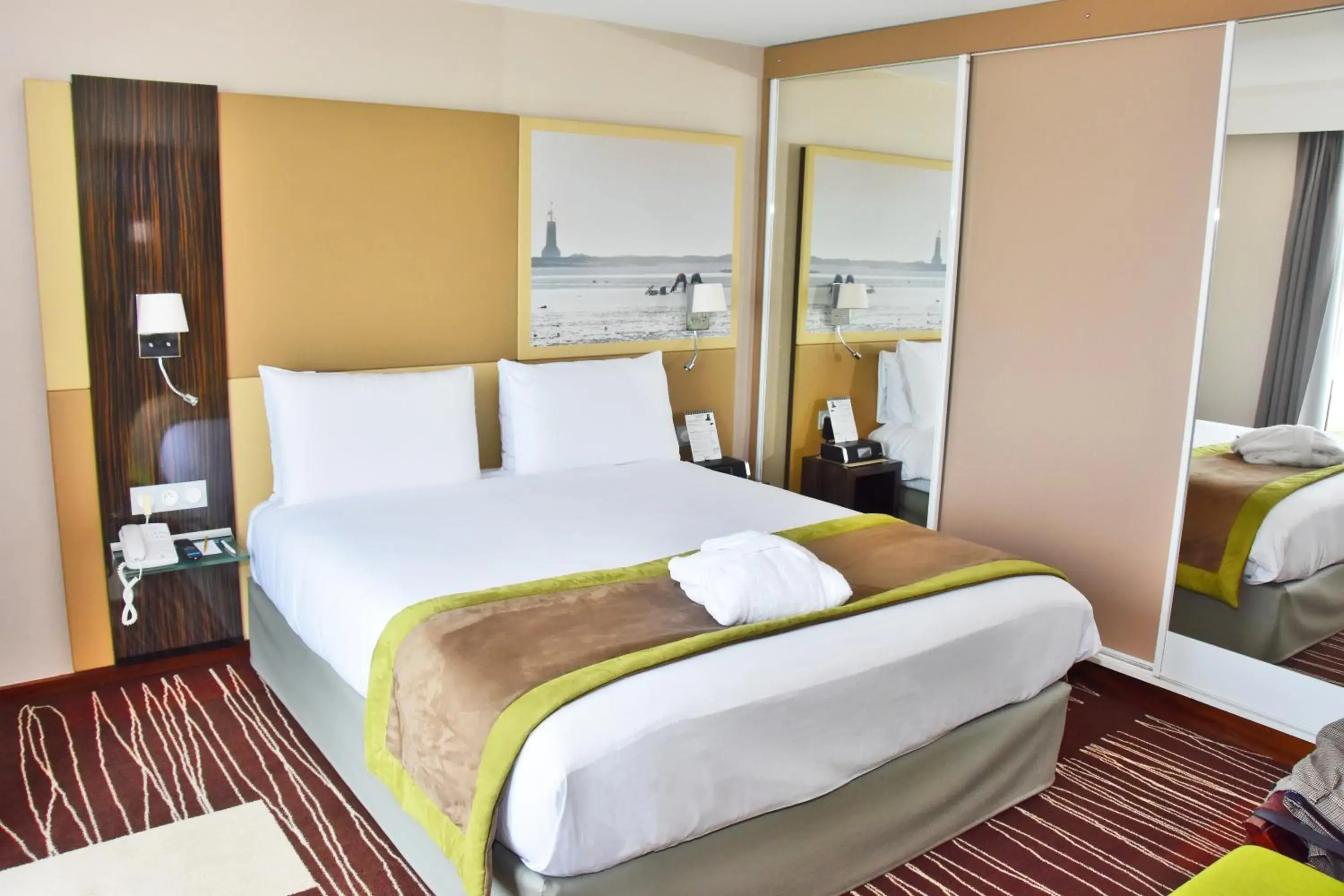 Bedroom, Bed in Hotel Mercure Granville Le Grand Large