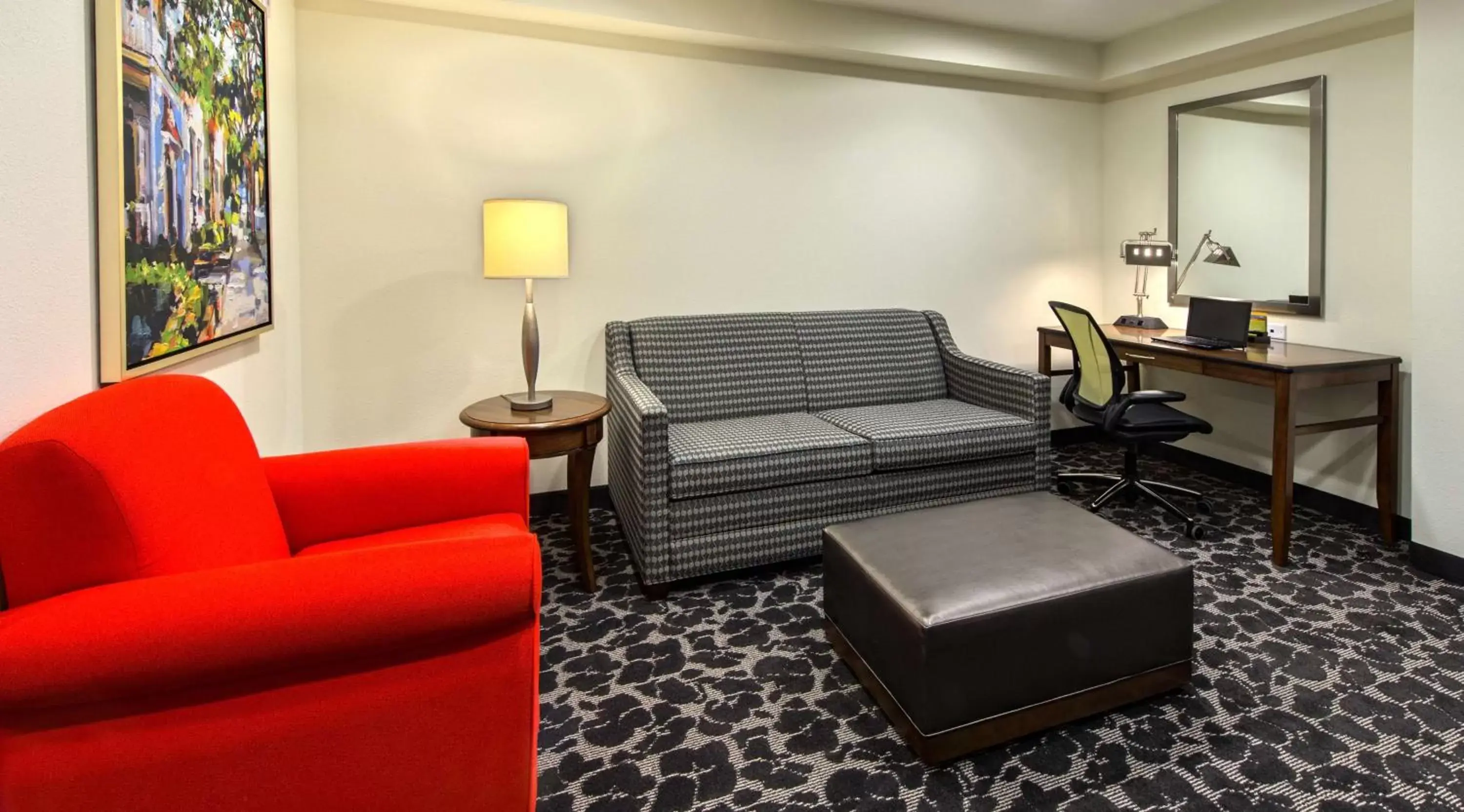 Living room, Seating Area in Hilton Garden Inn Charleston Waterfront/Downtown