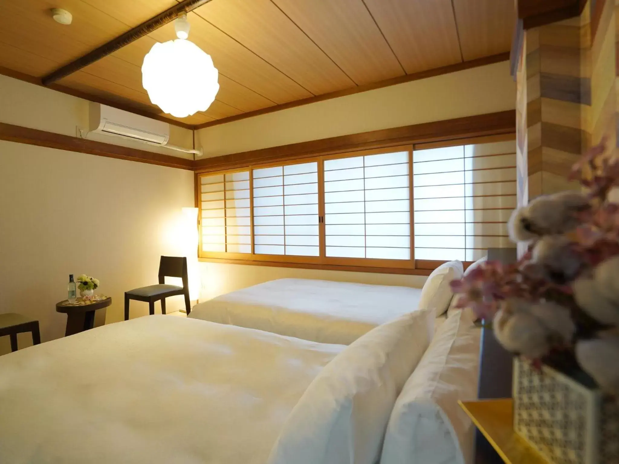 Photo of the whole room, Bed in Hotel New Gaea Iizuka