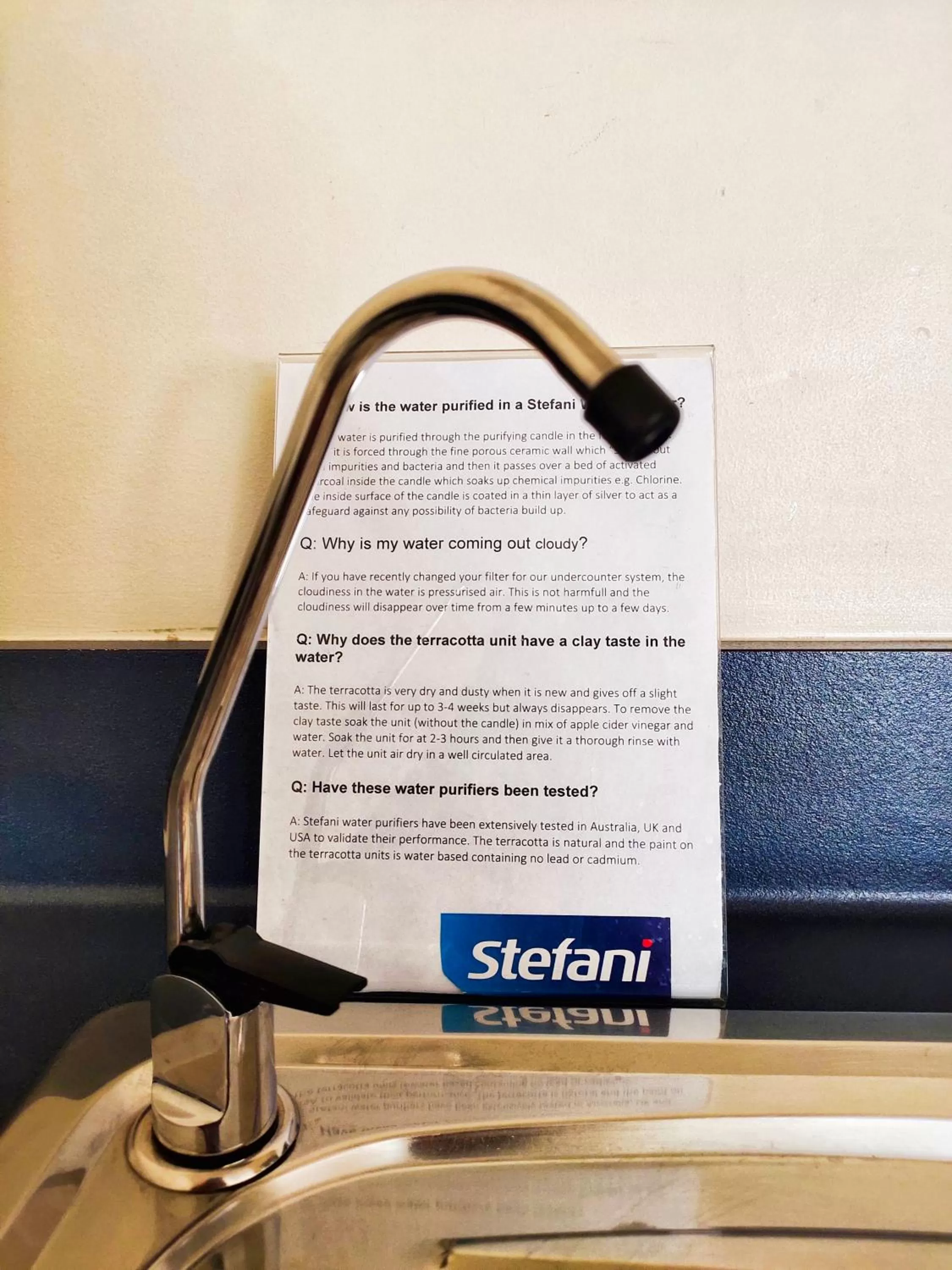 Logo/Certificate/Sign in Harringtons Motor Lodge