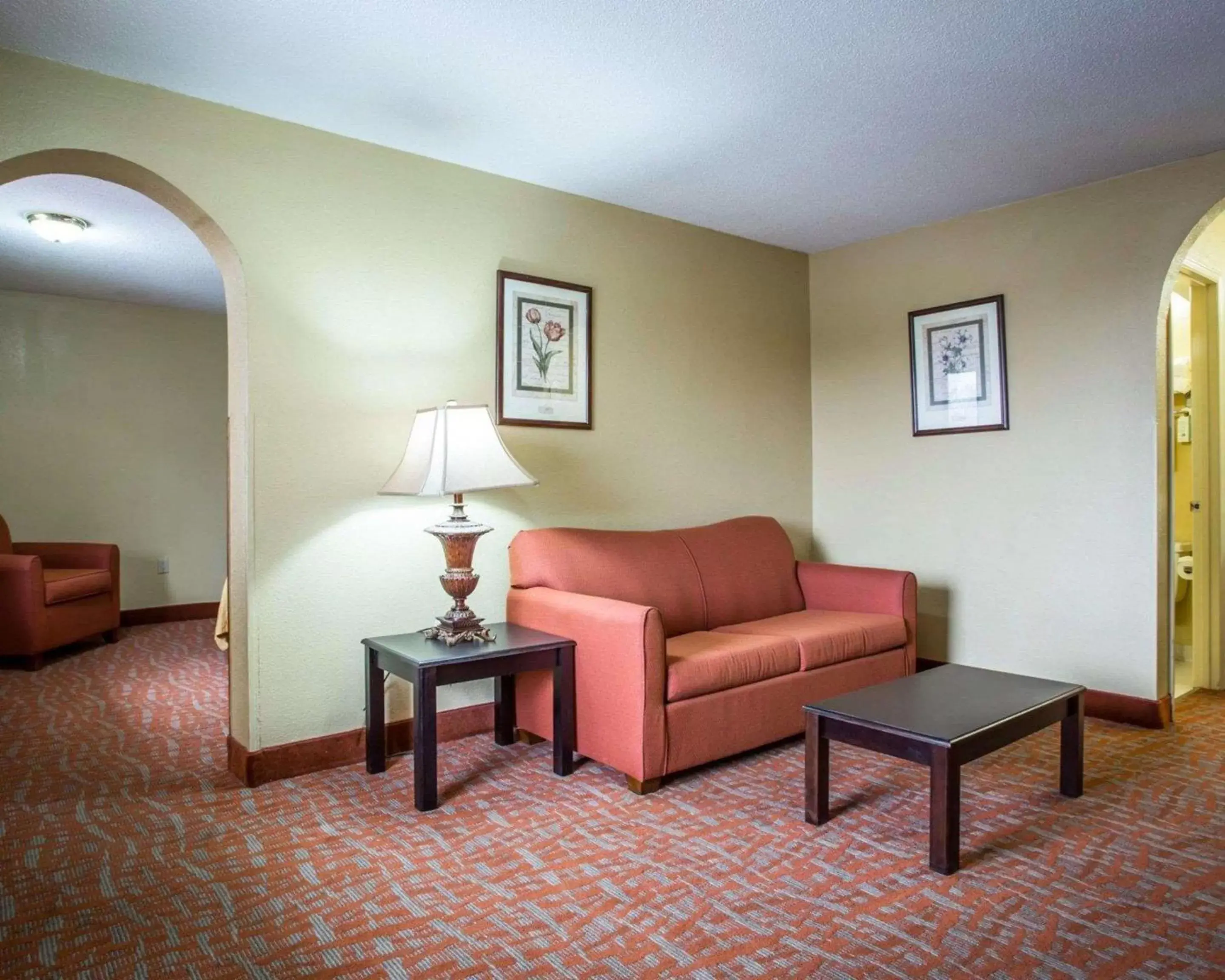 Photo of the whole room, Seating Area in Quality Inn & Suites Monroe